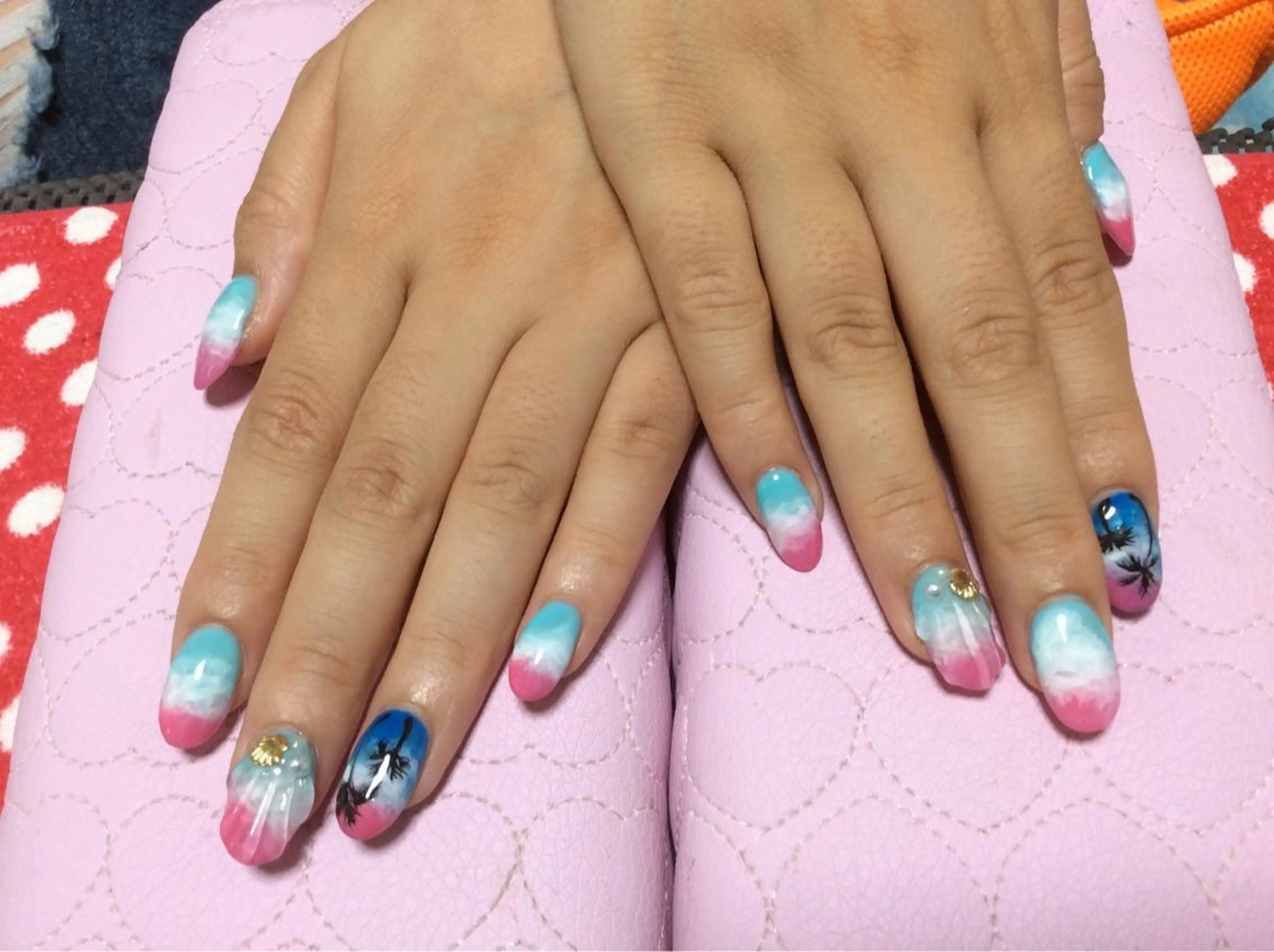 ネイル フラワー ムーンのネイルデザイン