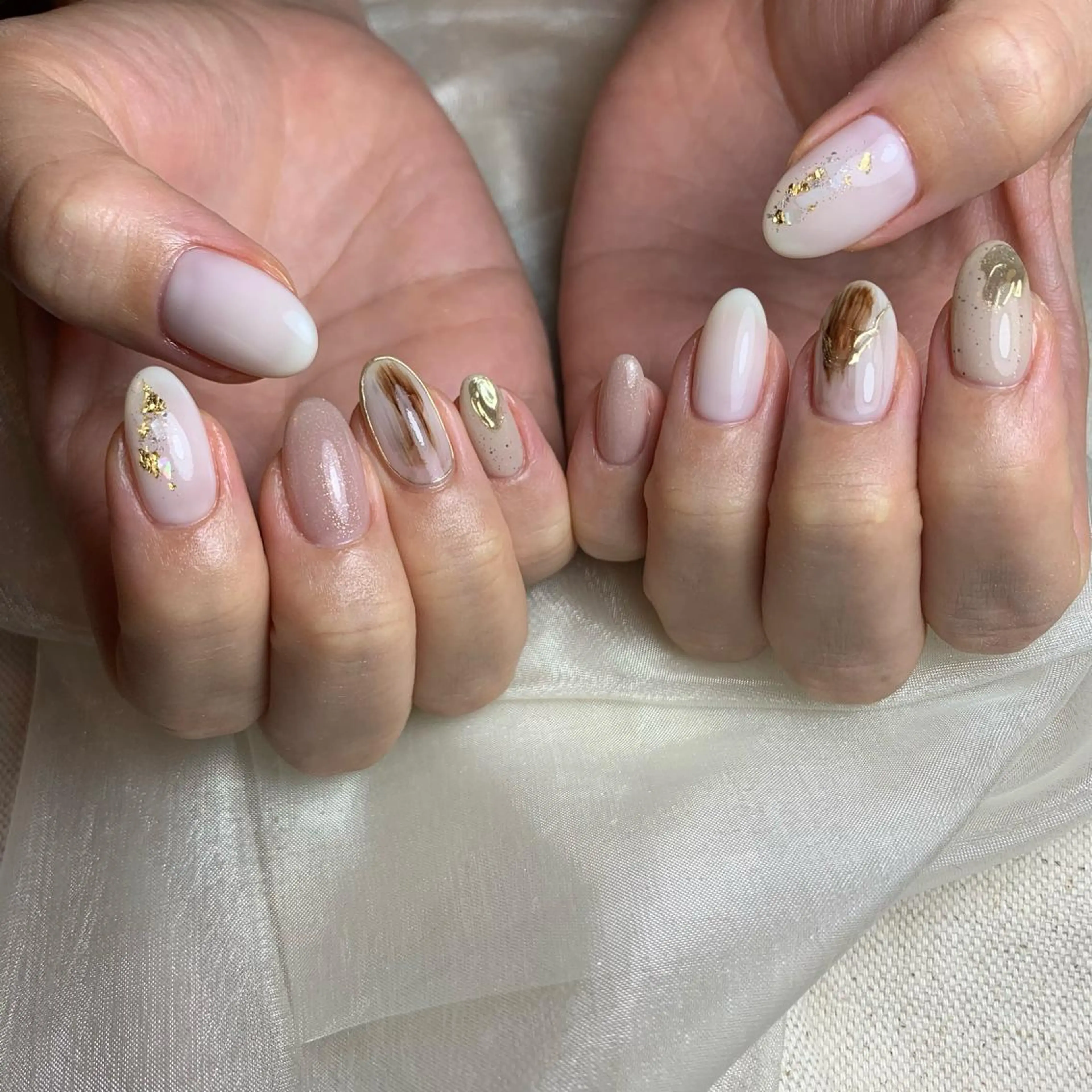 ネイル ニュアンスネイル 里見 麗のネイルデザイン