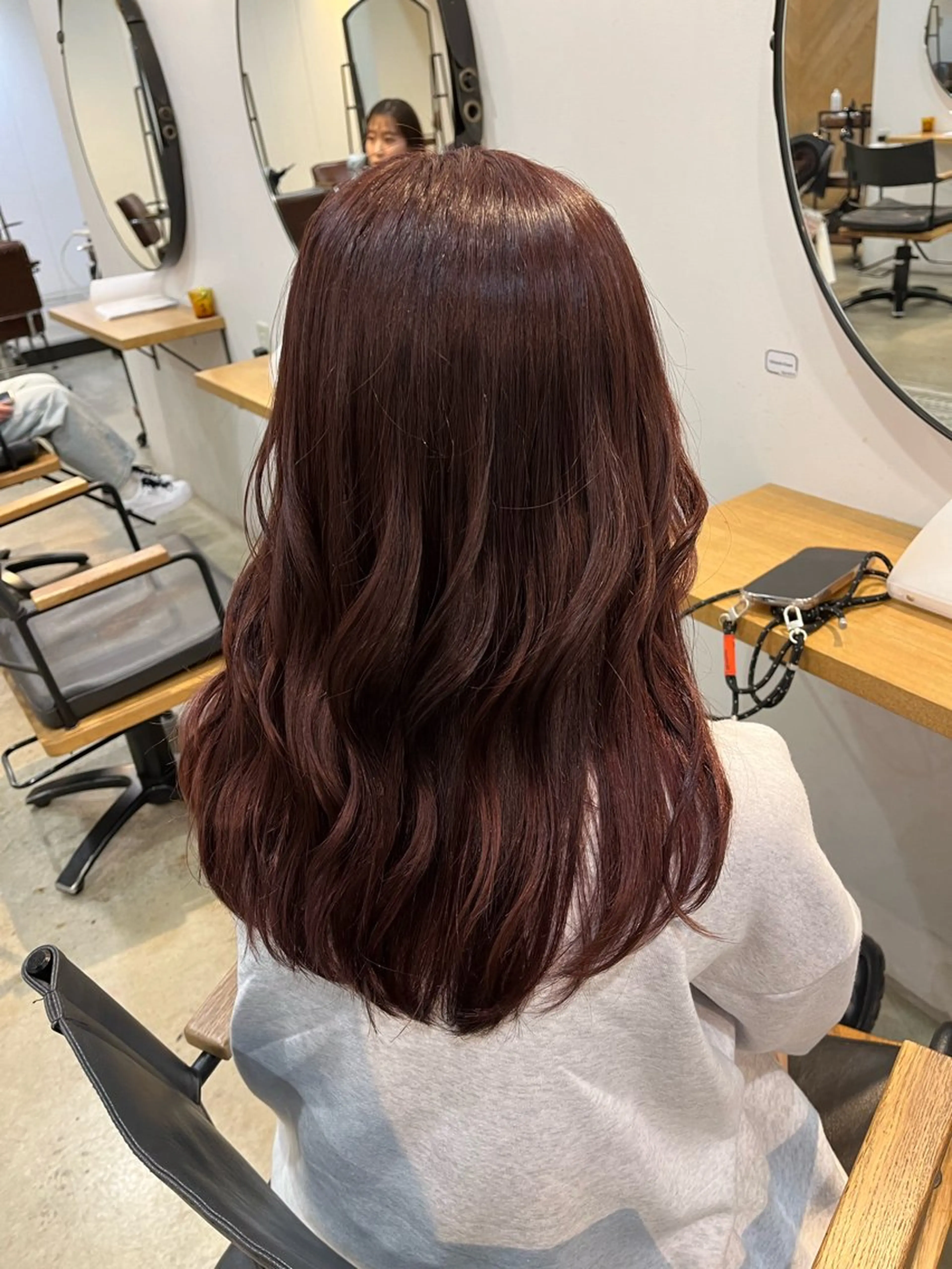 ロング カラー カシス ピンクカラー カット ヘアカラー トリートメント 中津/梅田/波巻き /髪質改善/愛芽のヘアスタイル