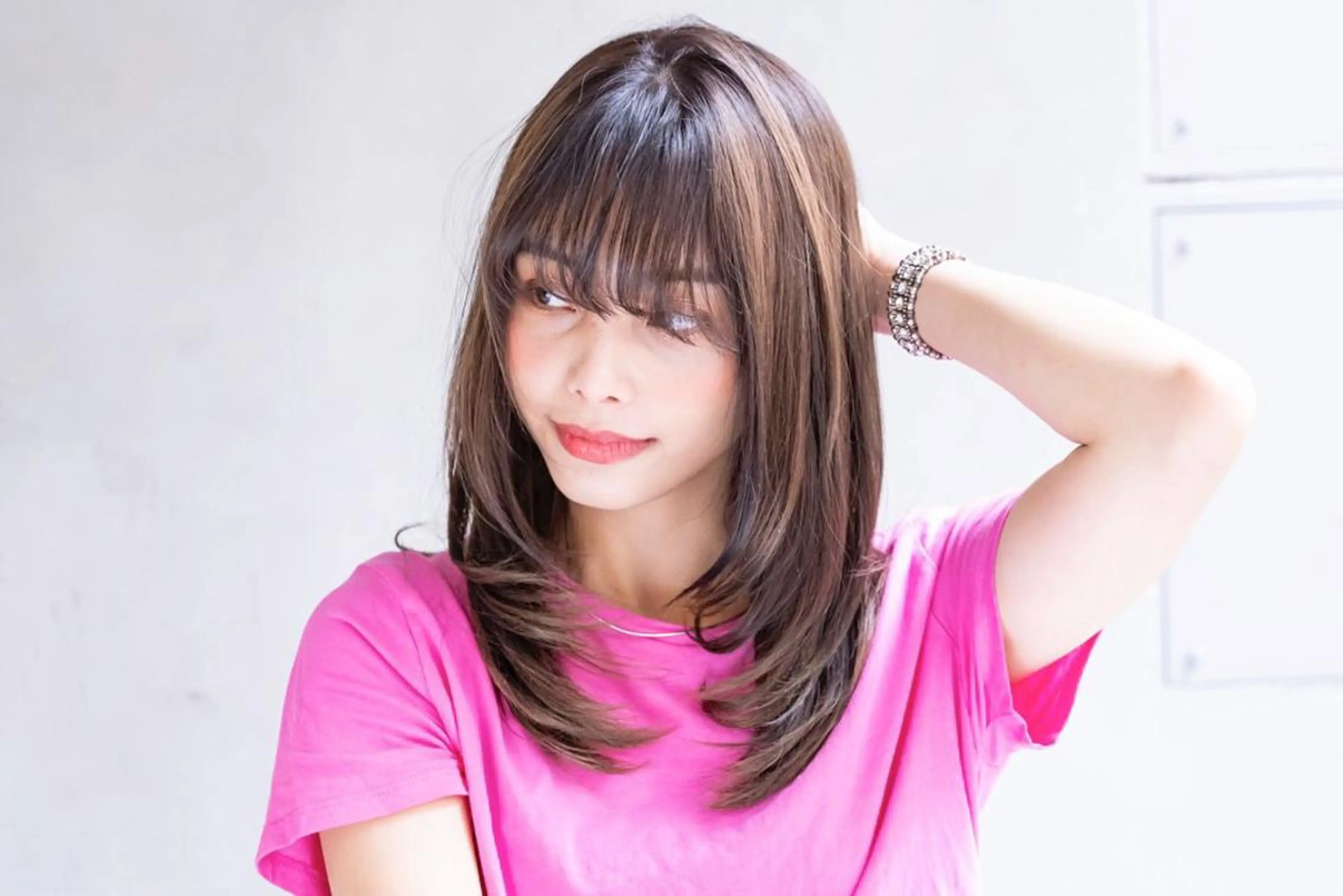 セミロング カラー ハイトーン/レイヤー 💜Akaneのヘアスタイル