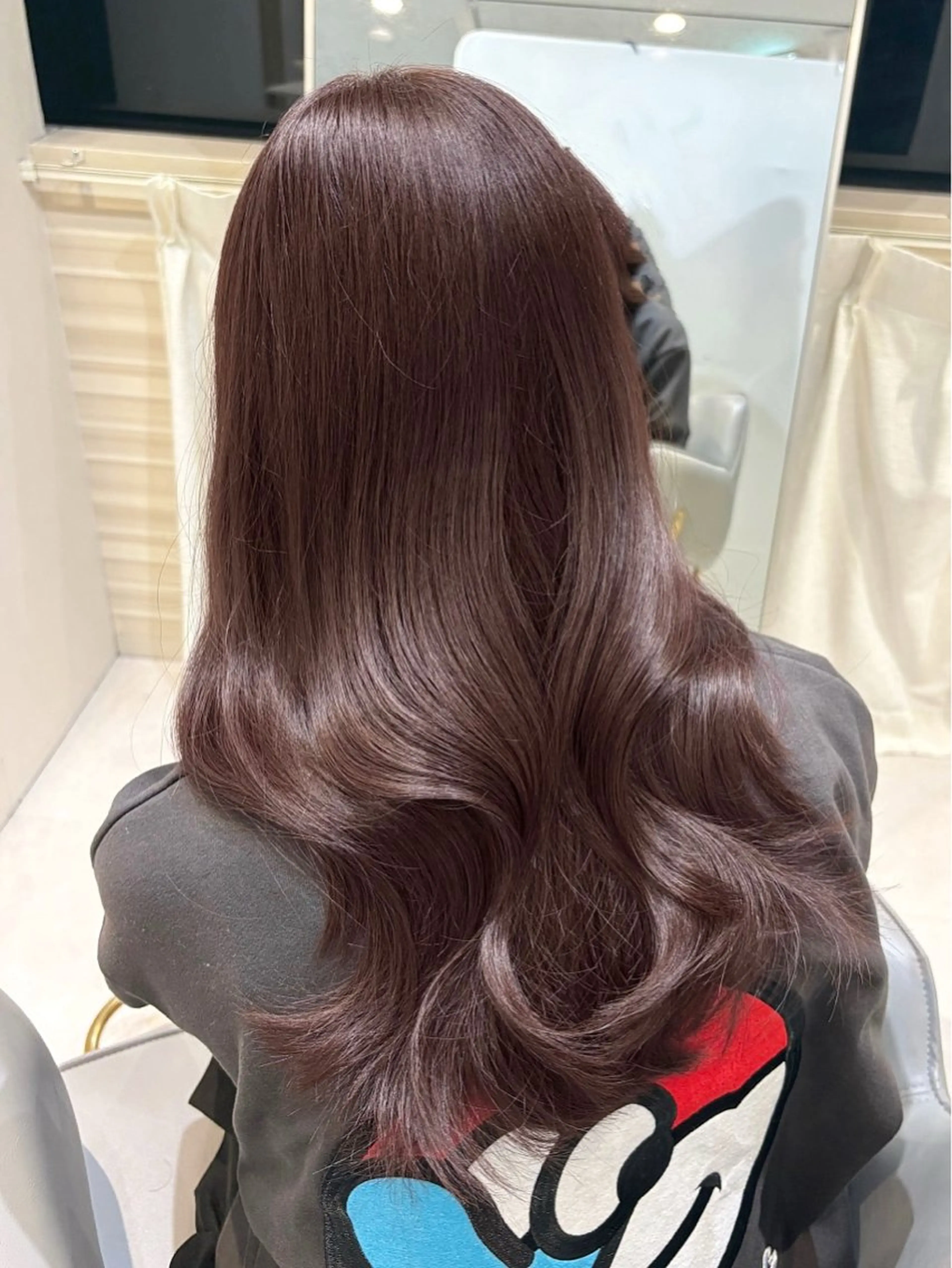 セミロング 𝑦𝑢𝑟𝑖𝑎 AFLOAT/Lのヘアスタイル