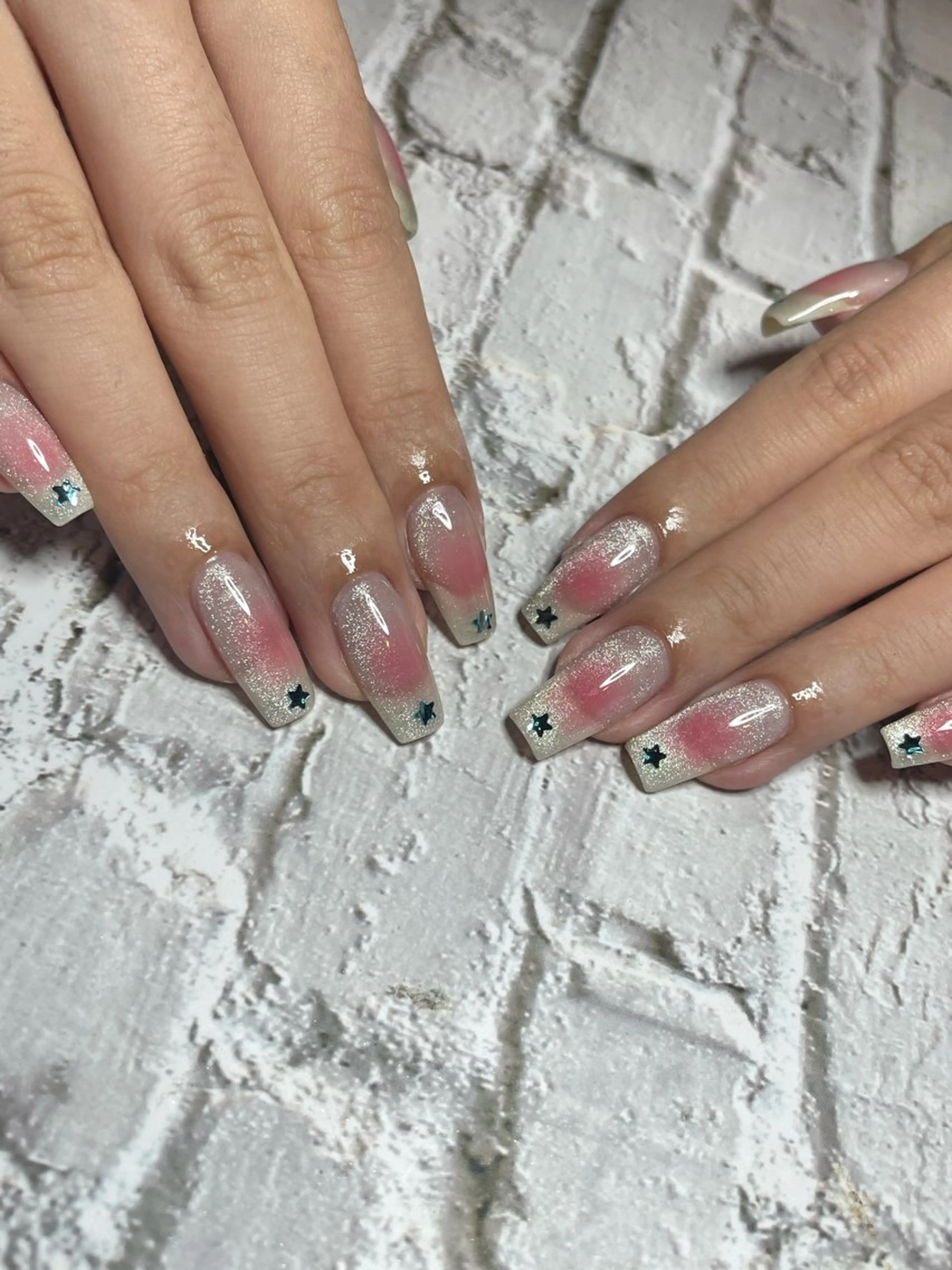 ネイル チークネイル マグネットネイル ピンク akira .のネイルデザイン