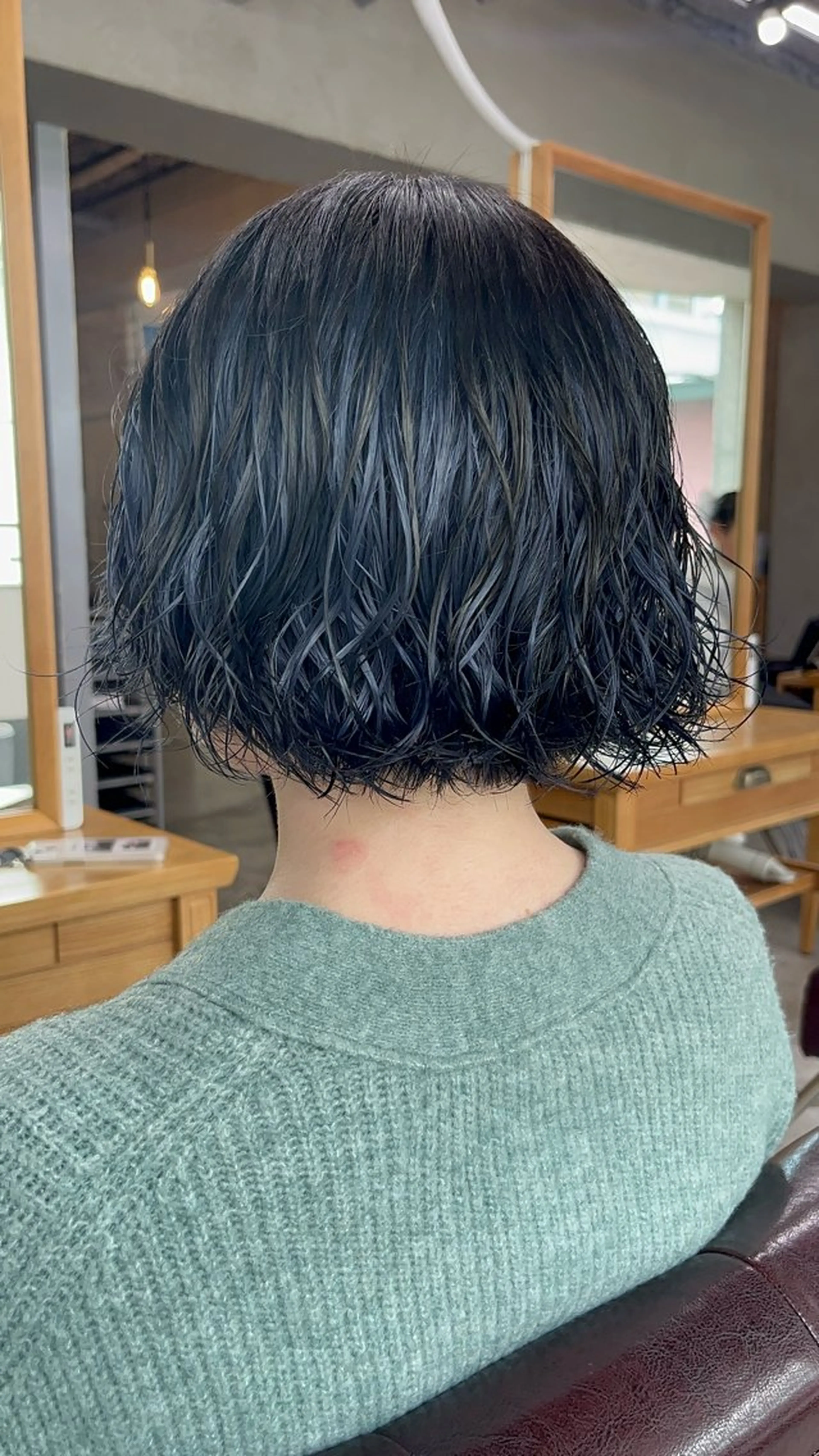 カラー 秋山 美奈のヘアスタイル
