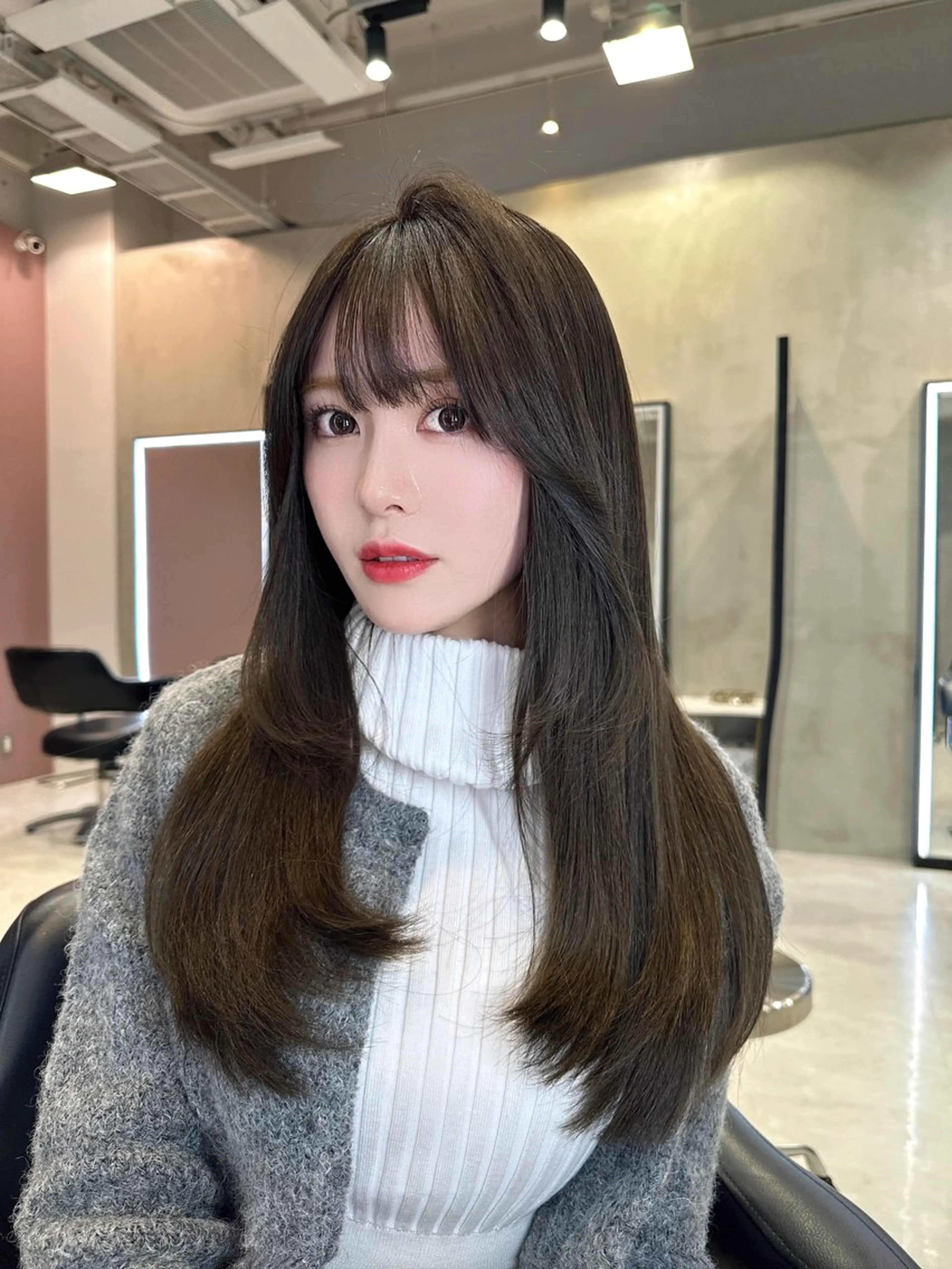 ロング カラー 透明感カラー グレージュ オリーブグレージュ オリーブグレー 韓国風ヘア 🍀美髪クリエイター 味田　雅宏🍀のヘアスタイル