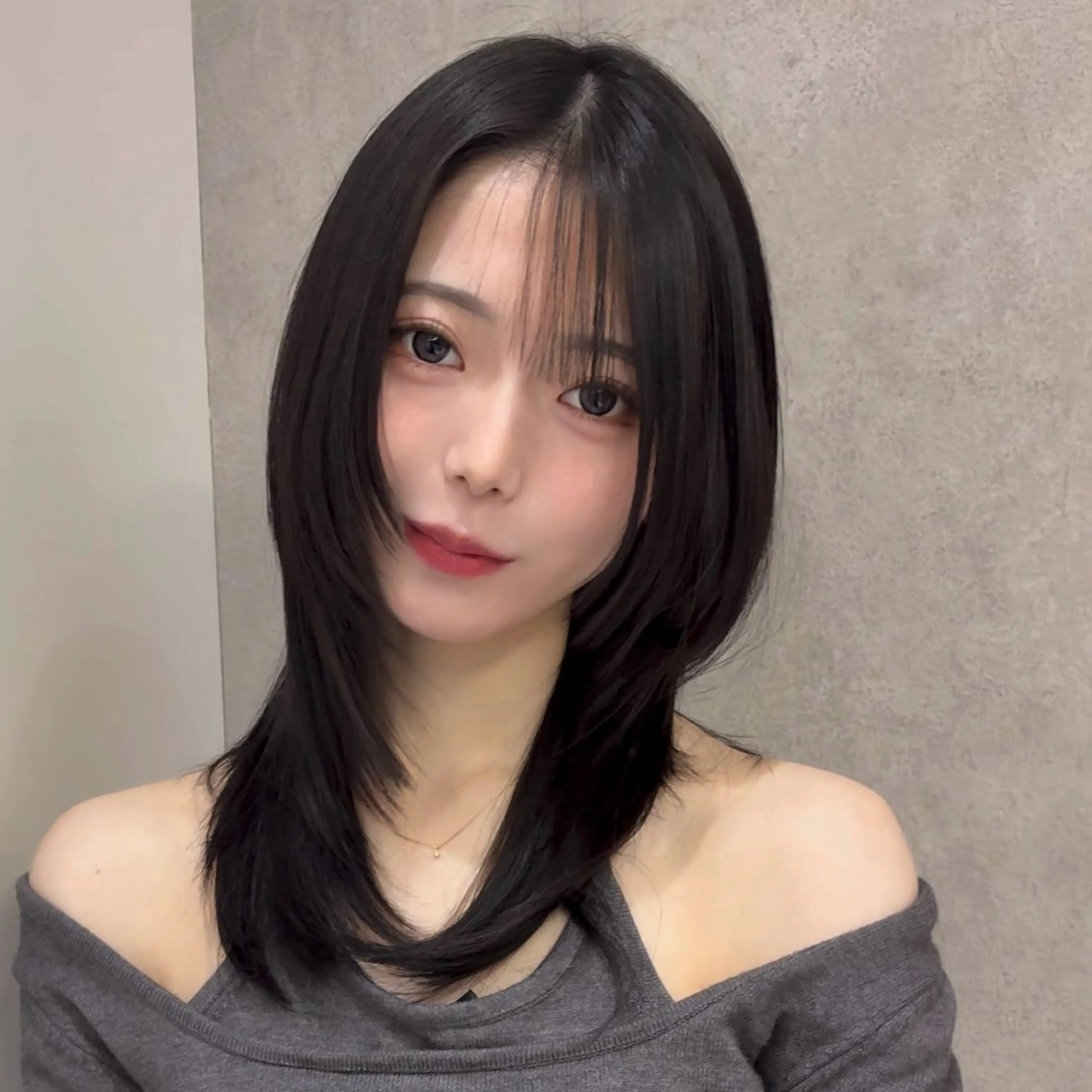 ミディアム カット ヘアカラー トリートメント ヘッドスパ ヘアセット ハッシュカット🖤✨ 顔周り/韓国ヘアのヘアスタイル