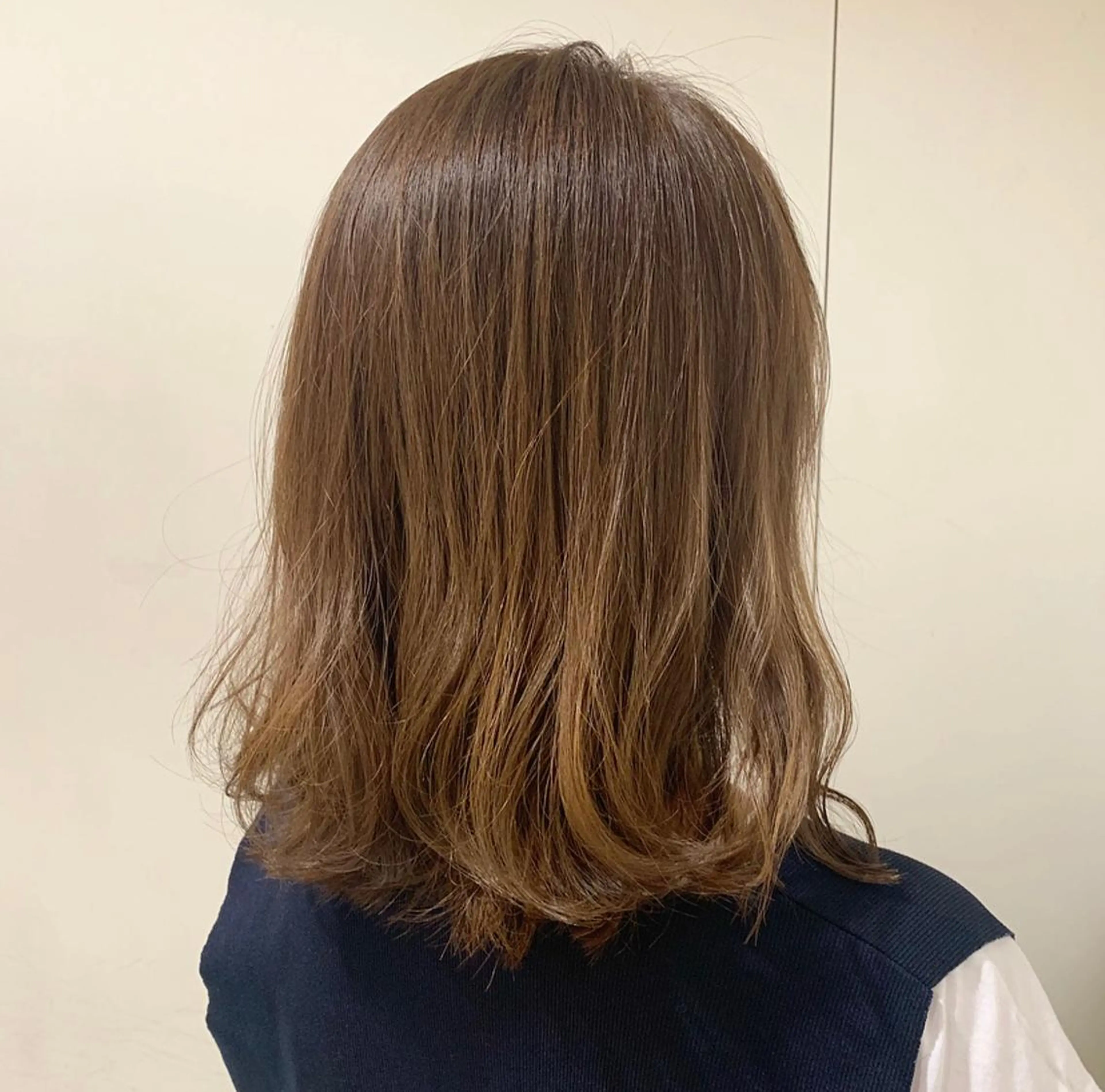 カラー 山口 莉奈のヘアスタイル