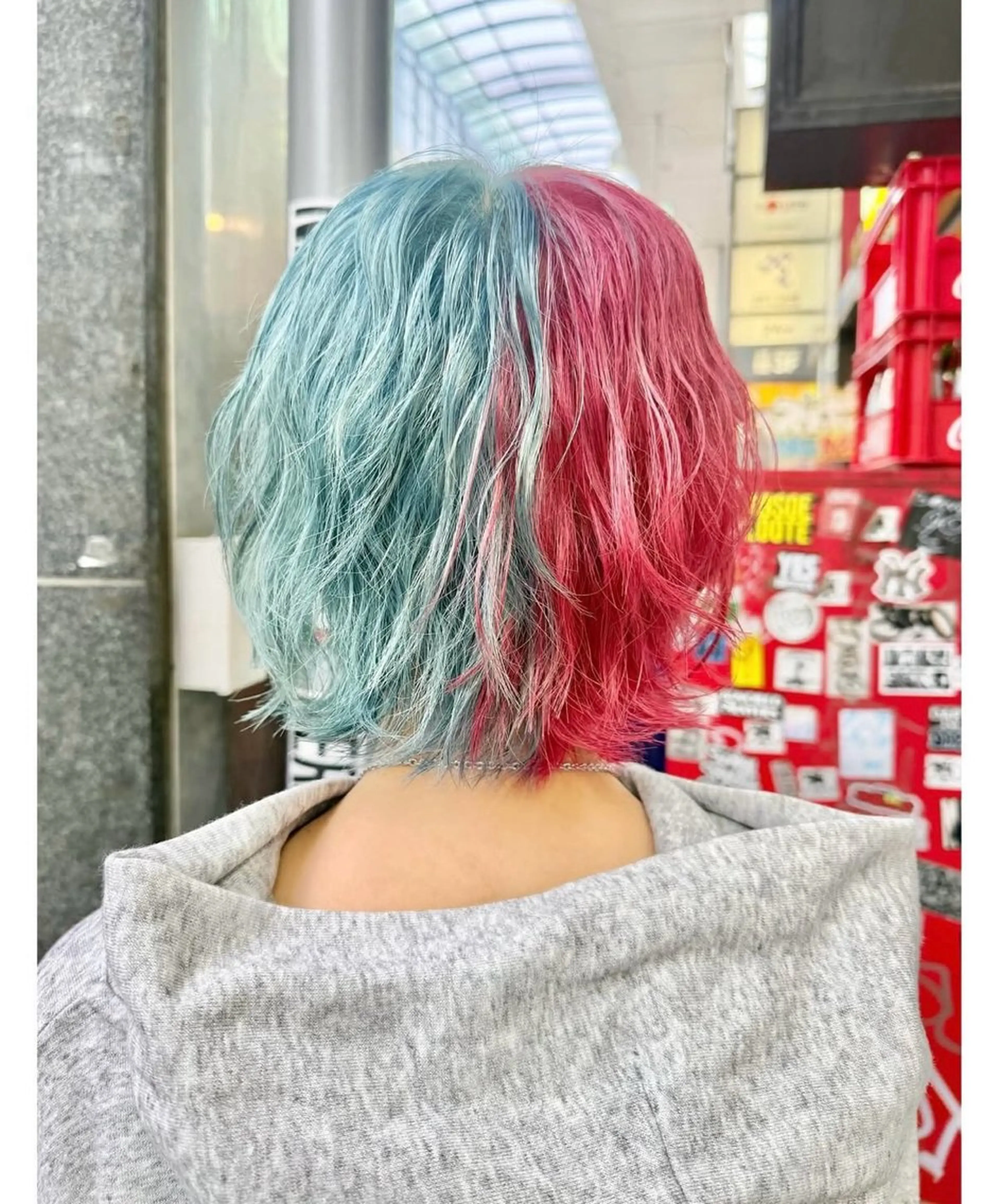 ショート カラー ミント レッドカラー ヘアカラー TSUNO🦖 派手髪/オタク美容師のヘアスタイル