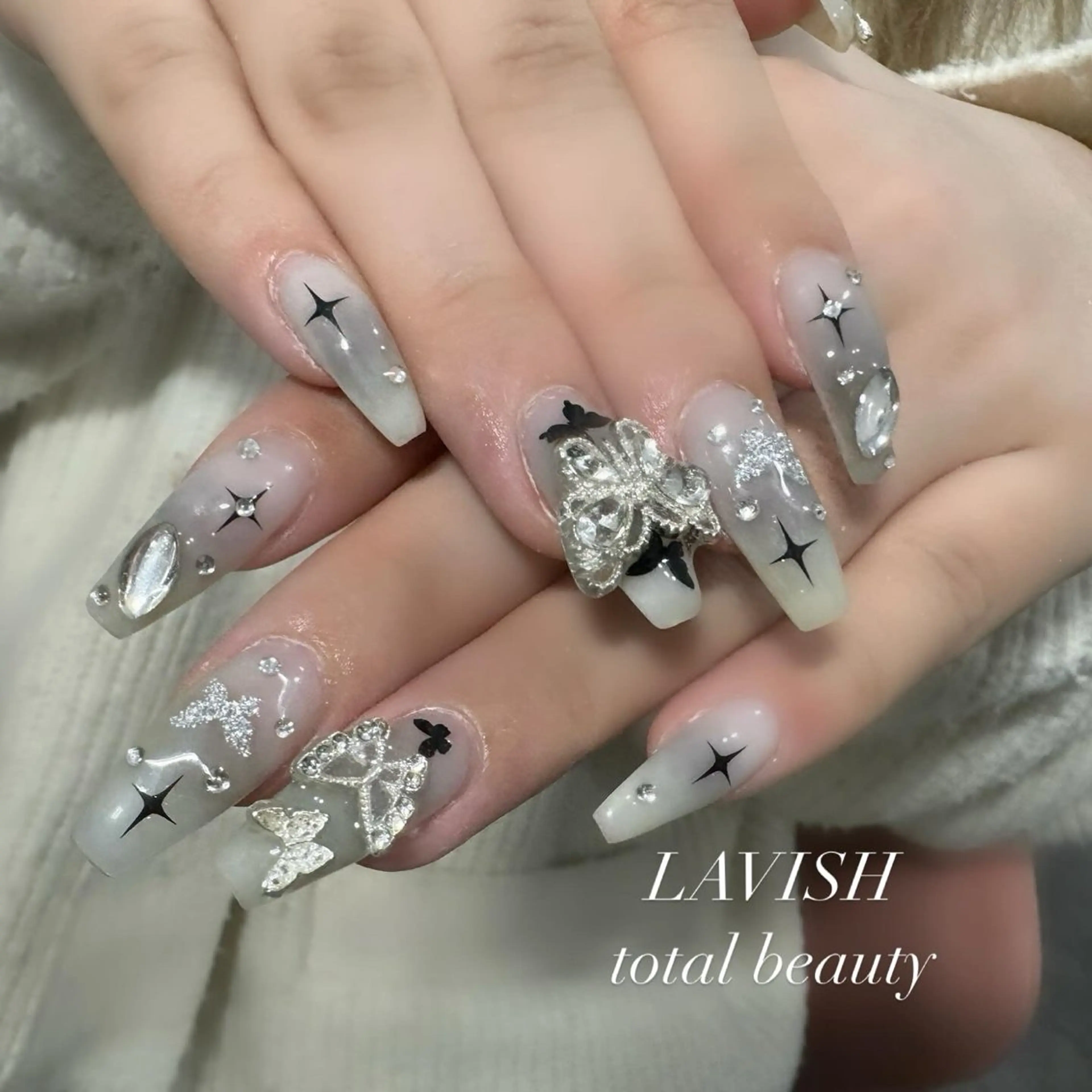 ネイル LAVISH nail salonのネイルデザイン