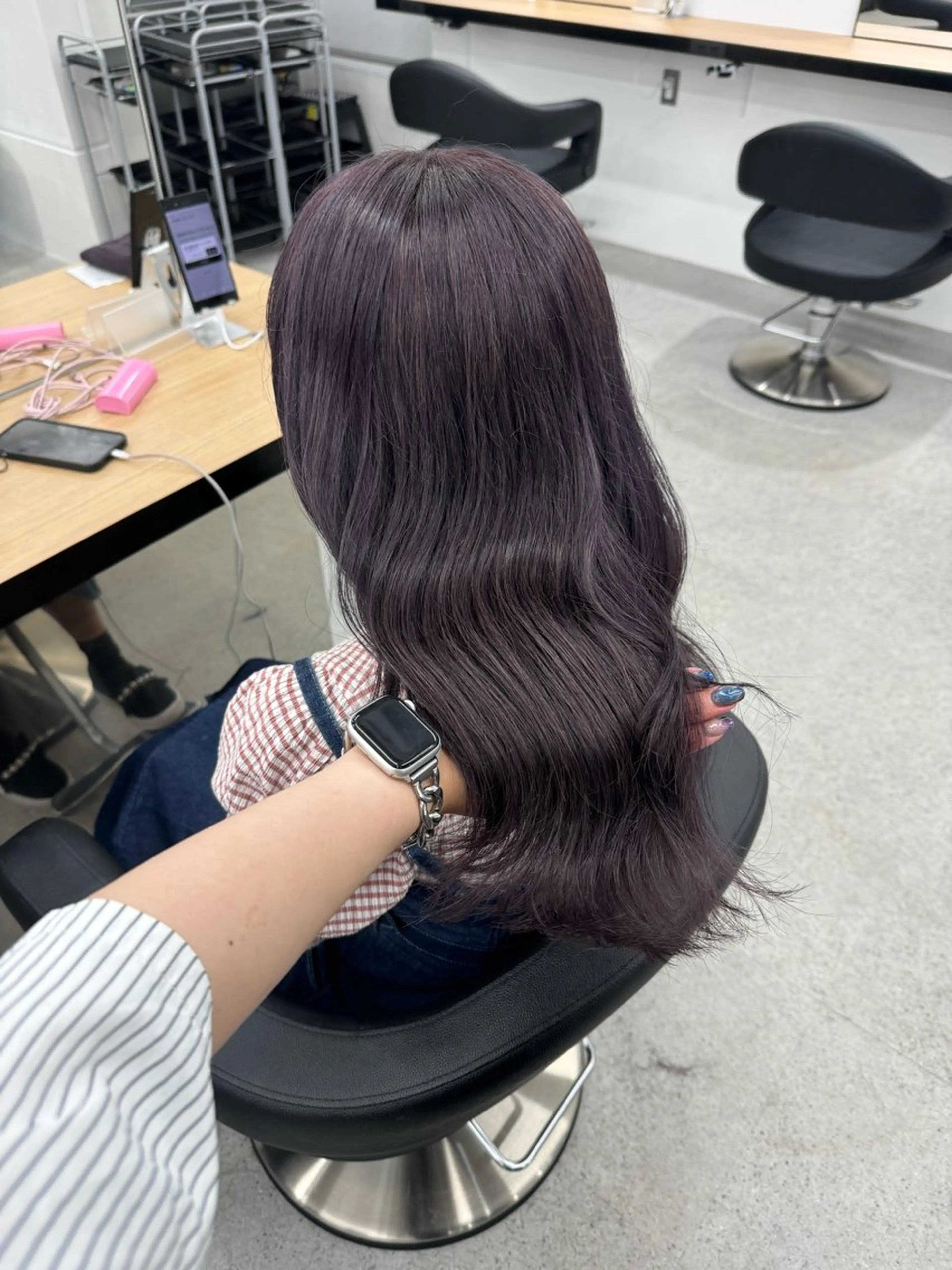 ロング カラー 暗髪🩶ラベンダー/ ブルー/ユウナ🤍のヘアスタイル