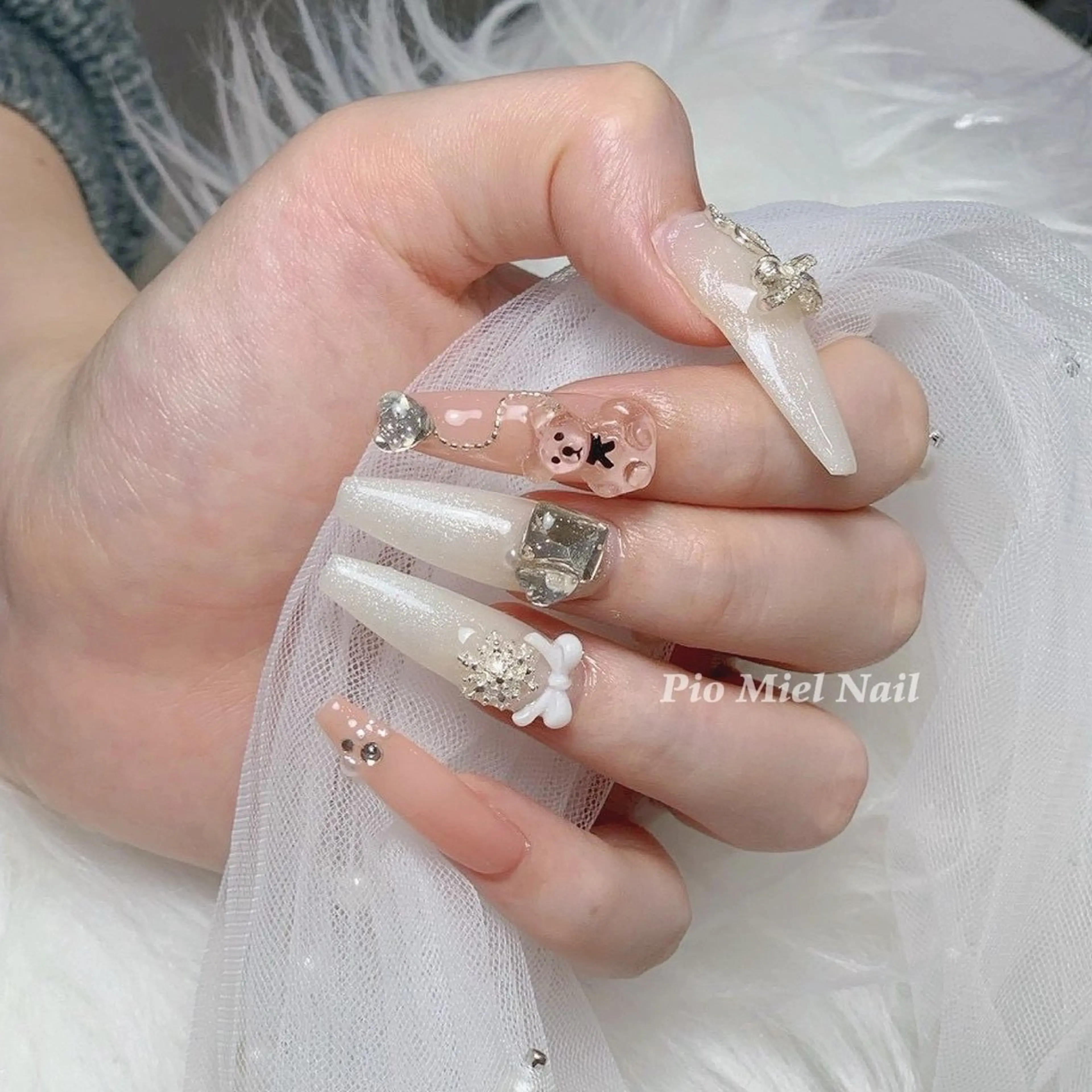 ネイル ハンドネイル HANA 長さだしのネイルデザイン