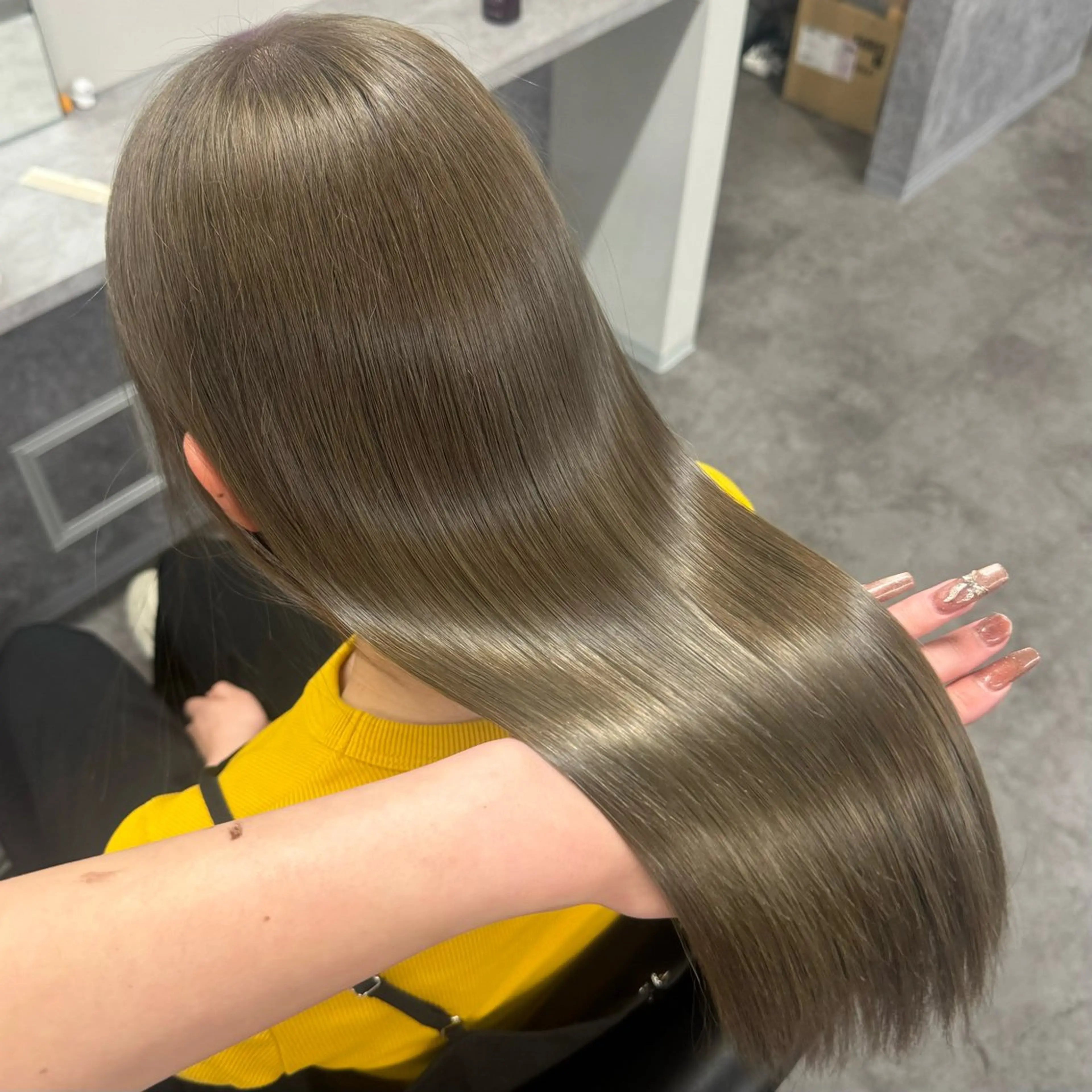 ロング カラー ヘアカラー トリートメント 透明感/ 艶ハイトーン/梨桜のヘアスタイル