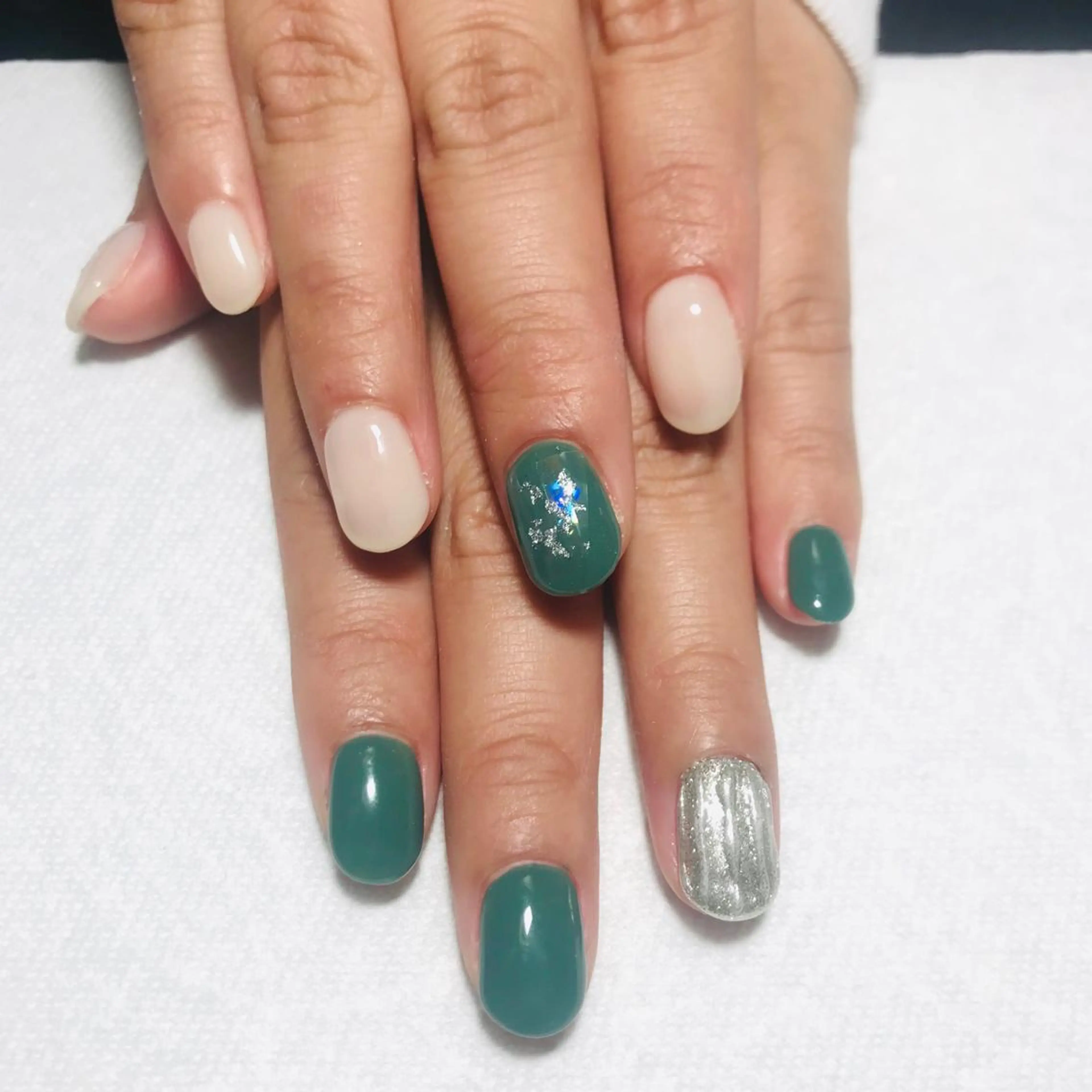 ネイル ECLAT エクラ所属・寺山 千鶴のネイルデザイン