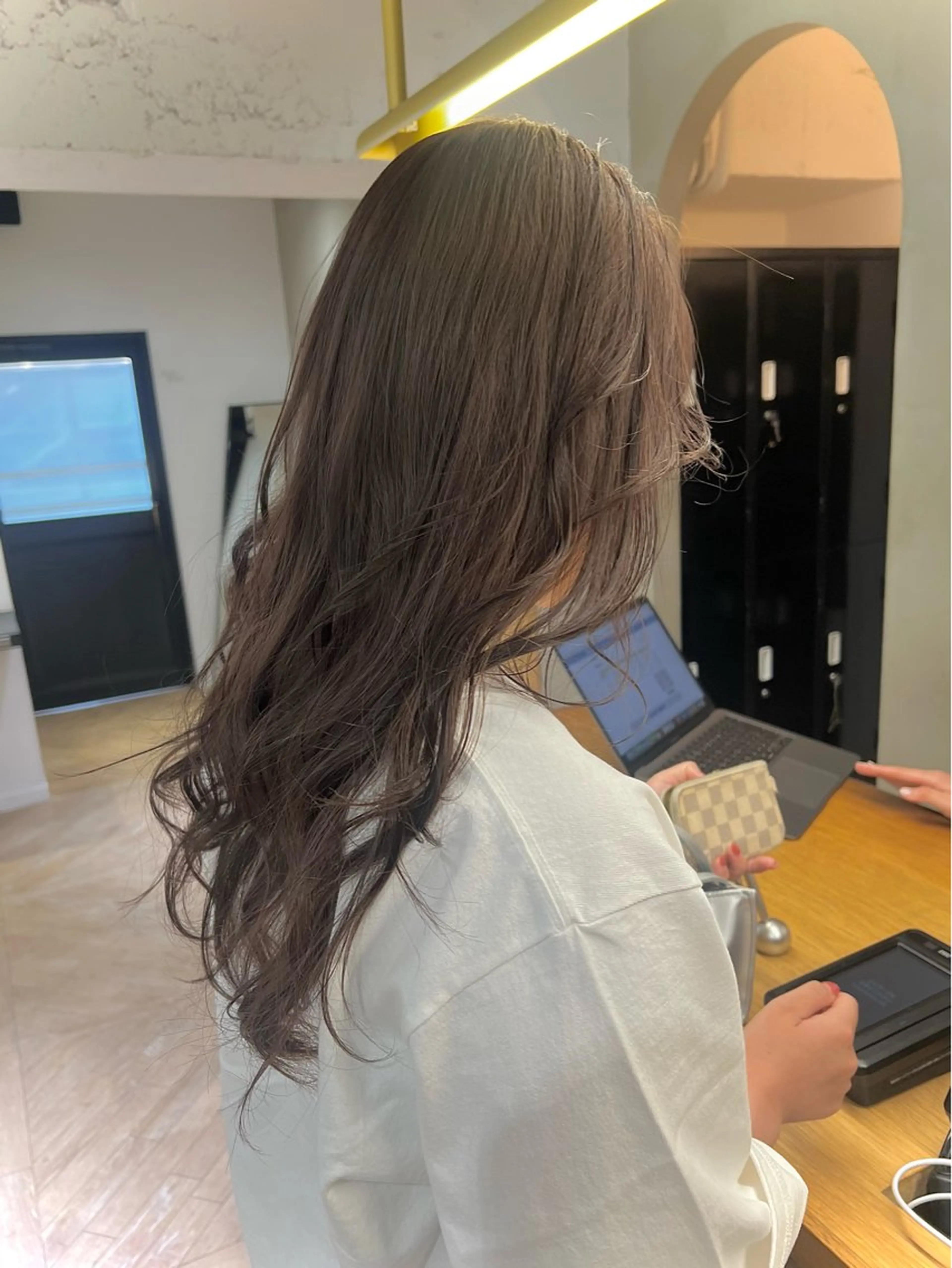セミロング カット ヘアカラー トリートメント 似合わせレイヤー ＆縮毛矯正のヘアスタイル