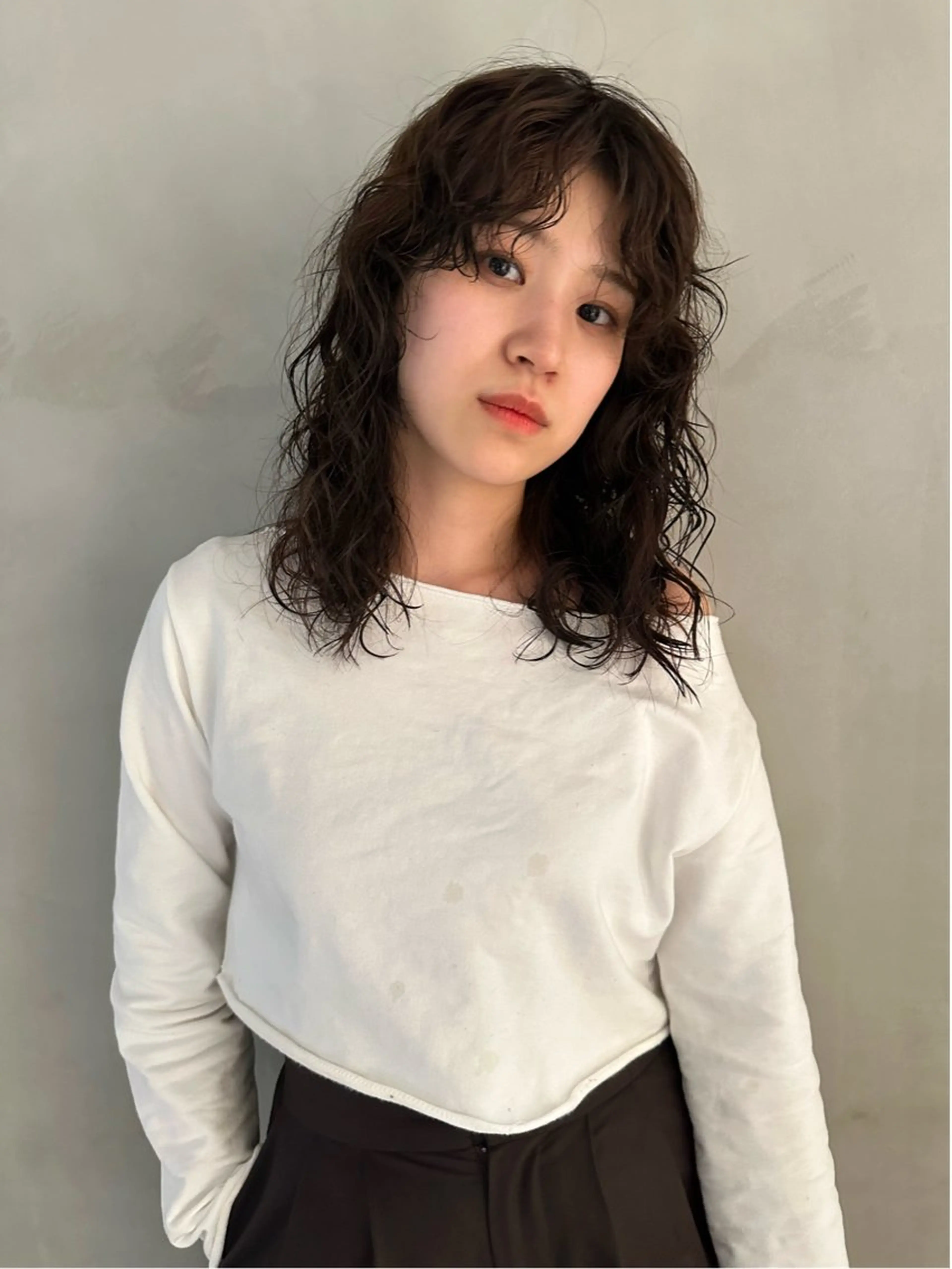 セミロング パーマ 瓜谷 亮磨のヘアスタイル