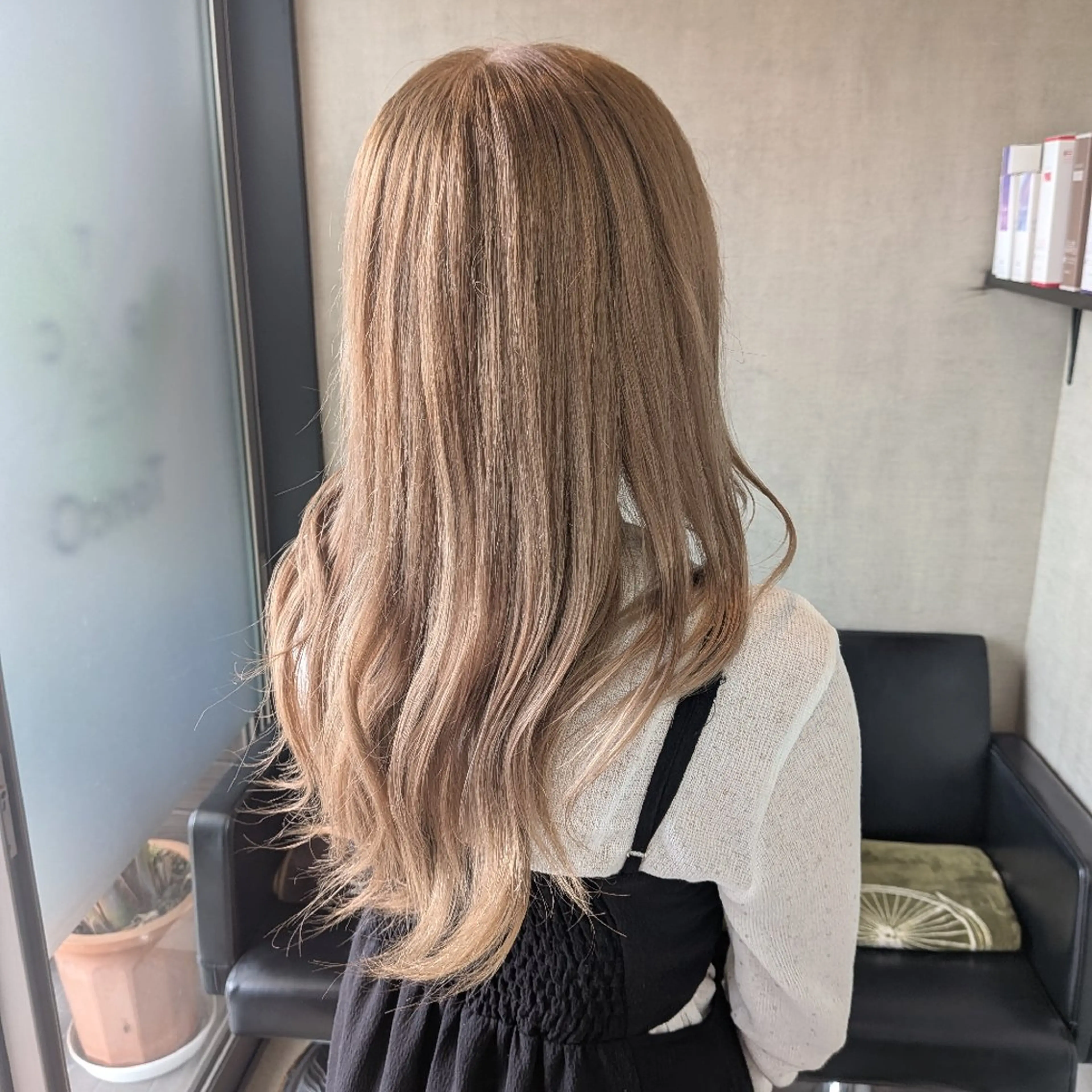 ロング カラー 小林 梨香のヘアスタイル