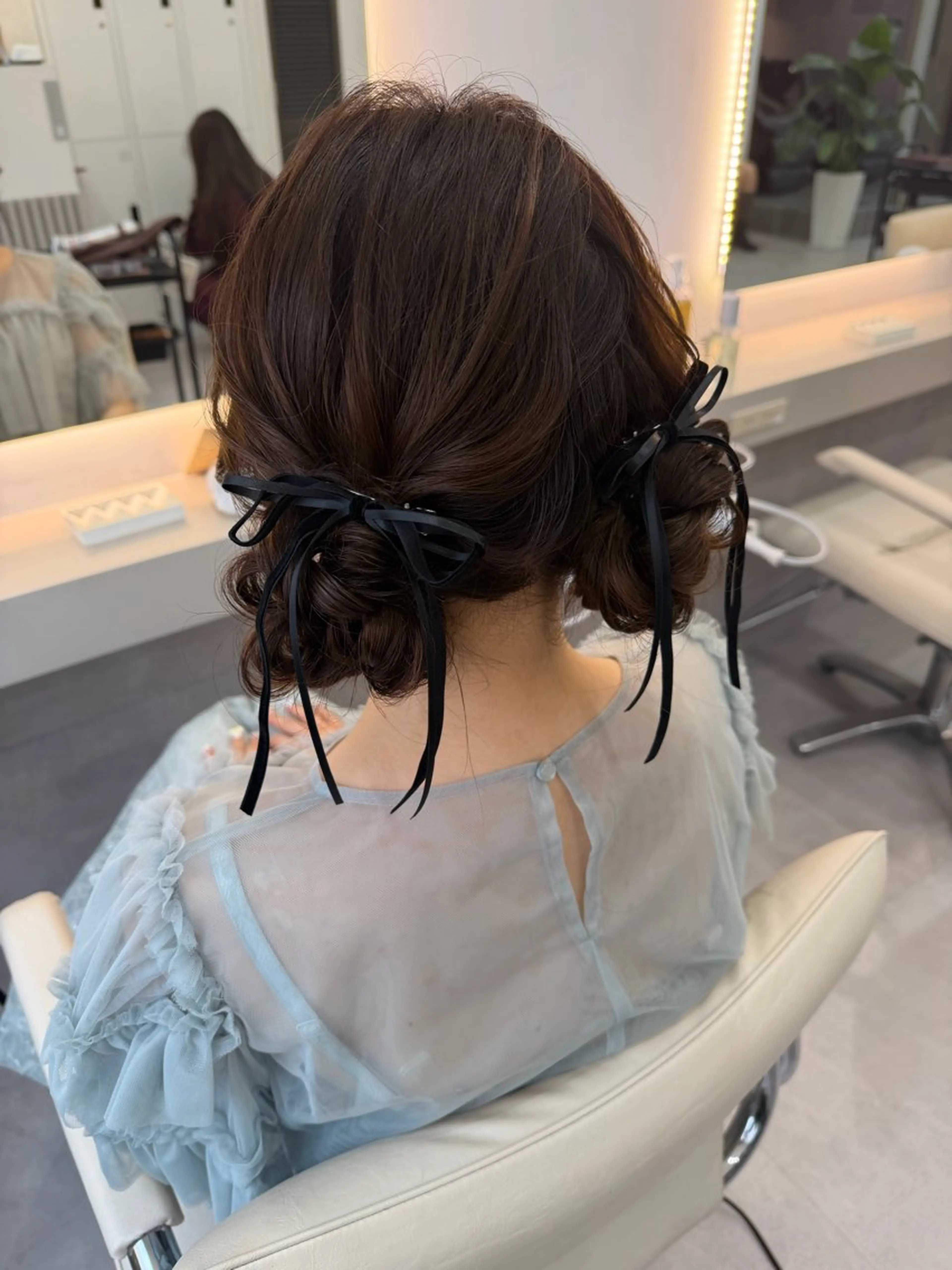 ミディアム カラー ヘアアレンジ お団子ヘア 結婚式・ブライダル ヘアセット Aloa透明感ヘア ♡kanami♡のヘアスタイル