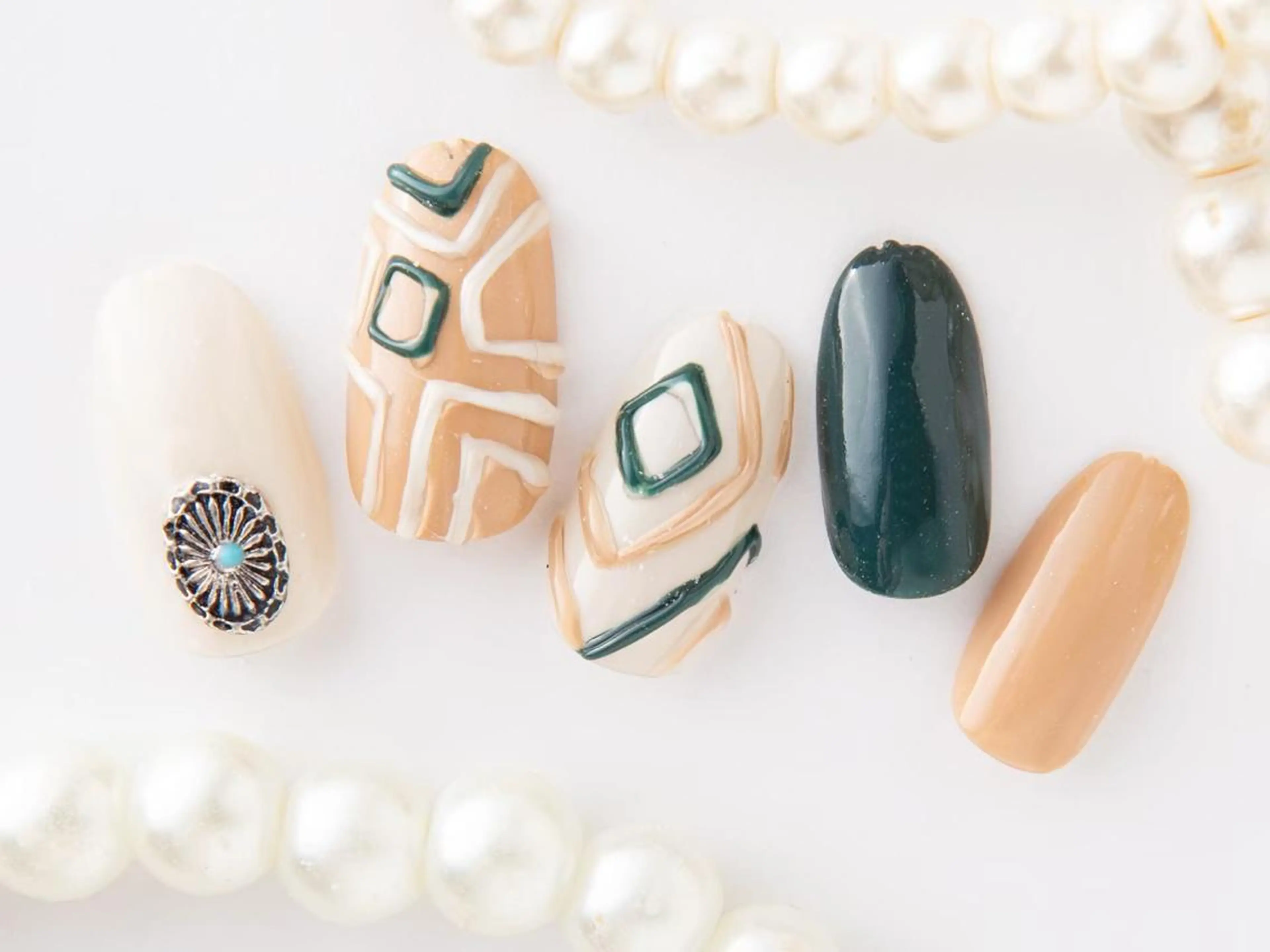 ネイル Tiary Nail Fのネイルデザイン