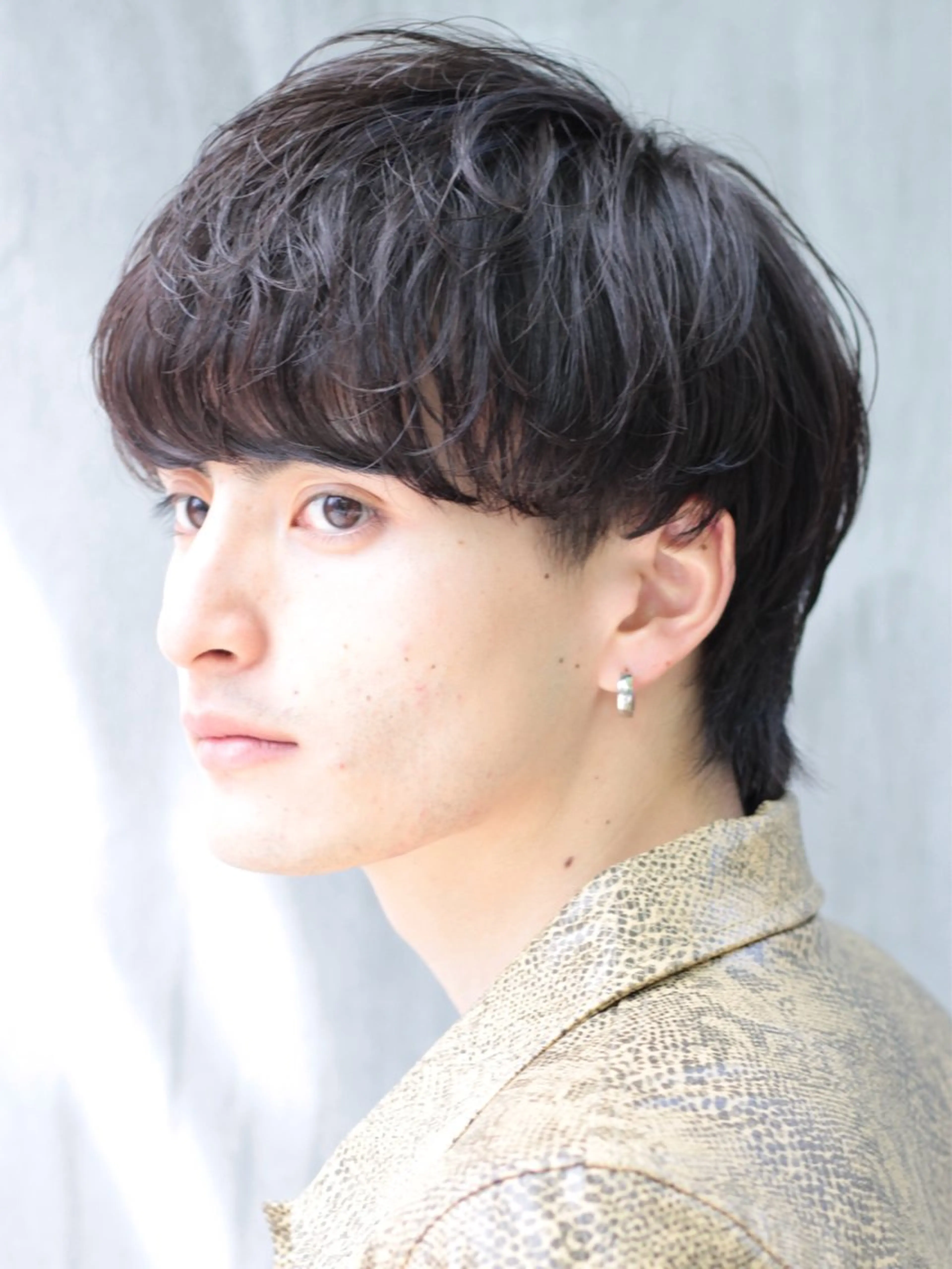 ショート カラー パーマ ヘアアレンジ メンズ カット 縮毛矯正 トリートメント ヘッドスパ ヘアセット スパイキー/フェザー /波巻き/かいとのヘアスタイル