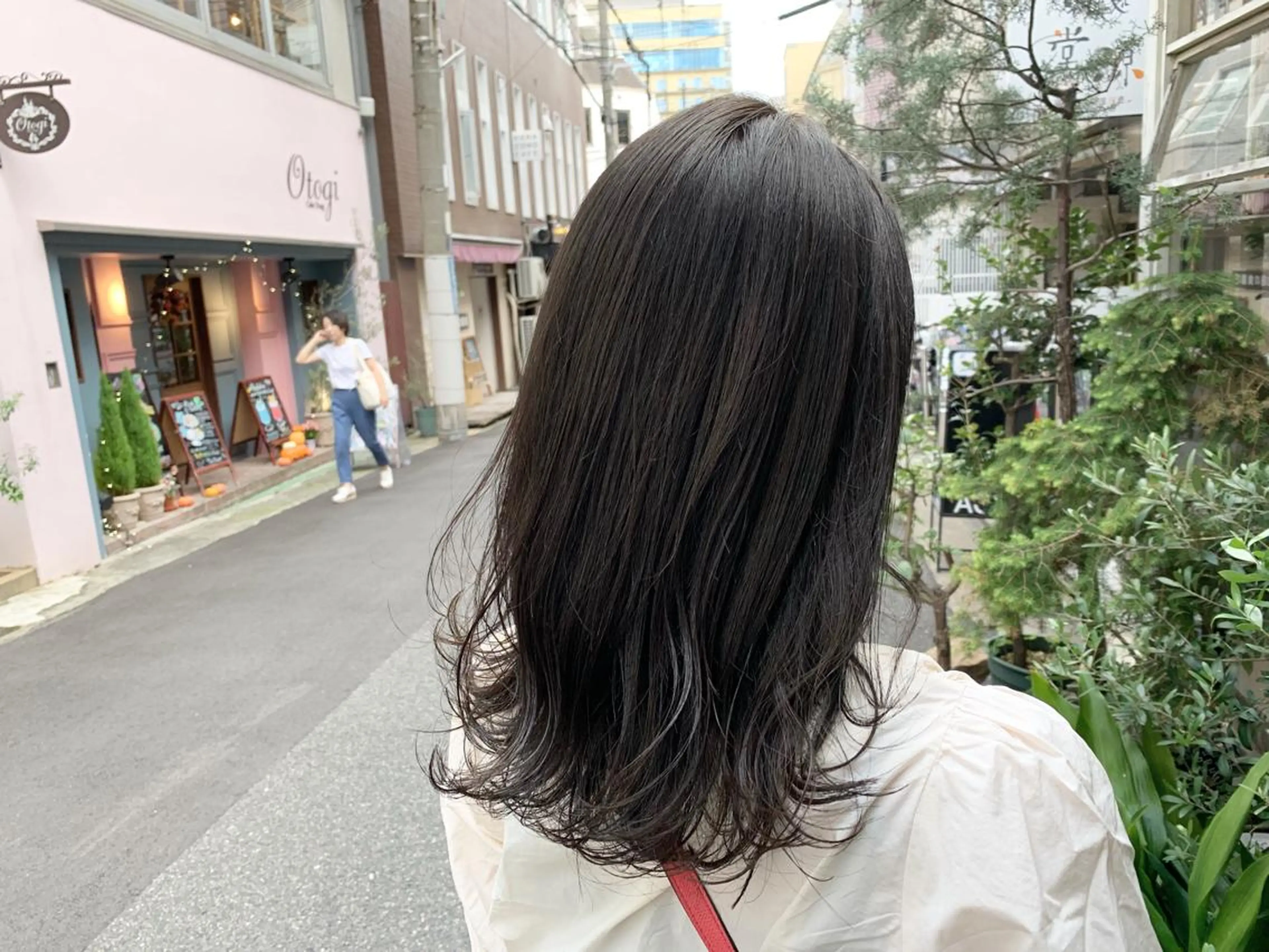 ミディアム カラー グレージュ レイヤーカット 下河 宗太のその他イメージ