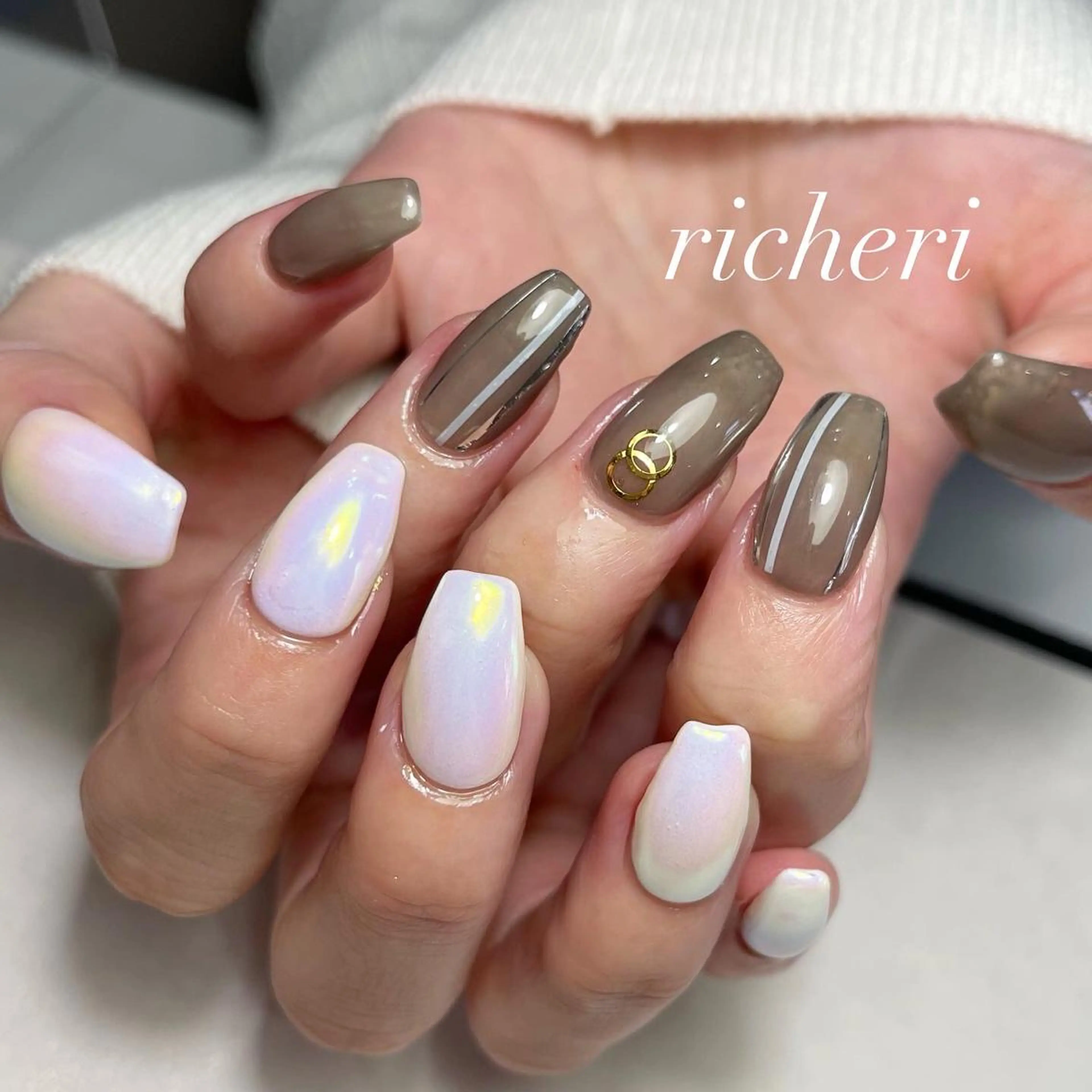 ミディアム ネイル 韓国風ヘア アートネイル オーロラネイル フレンチネイル ジェルネイル richeri beautyのエステ・リラクイメージ