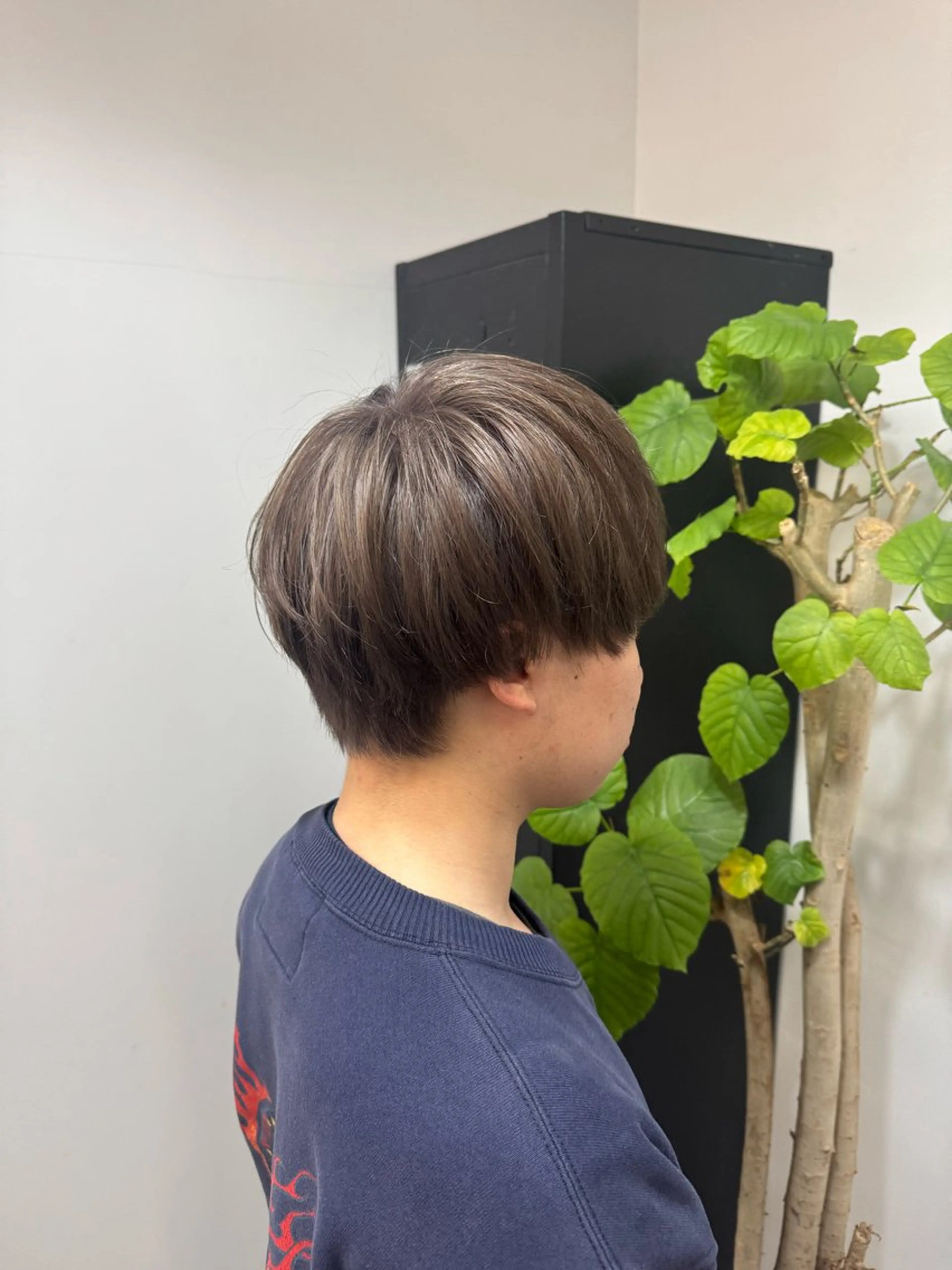 カラー メンズ メンズブリーチ ブリーチ ヘアカラー ゆうと/ブリーチモデ ル/ストレートモデルのヘアスタイル