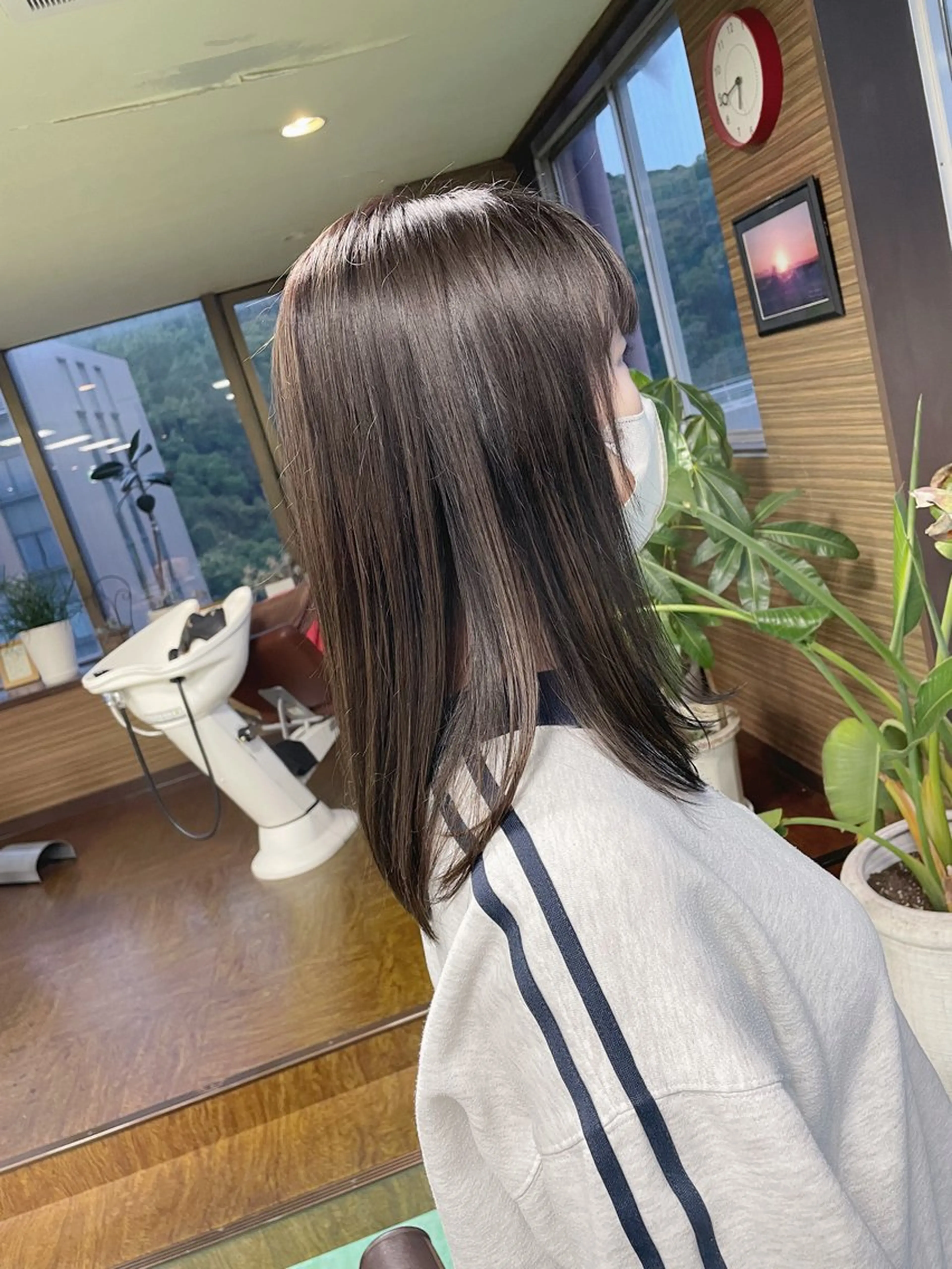 ミディアム カラー アッシュ アッシュグレー アッシュグレージュ ブリーチ グレージュ カット ヘアカラー 土居 正季のヘアスタイル