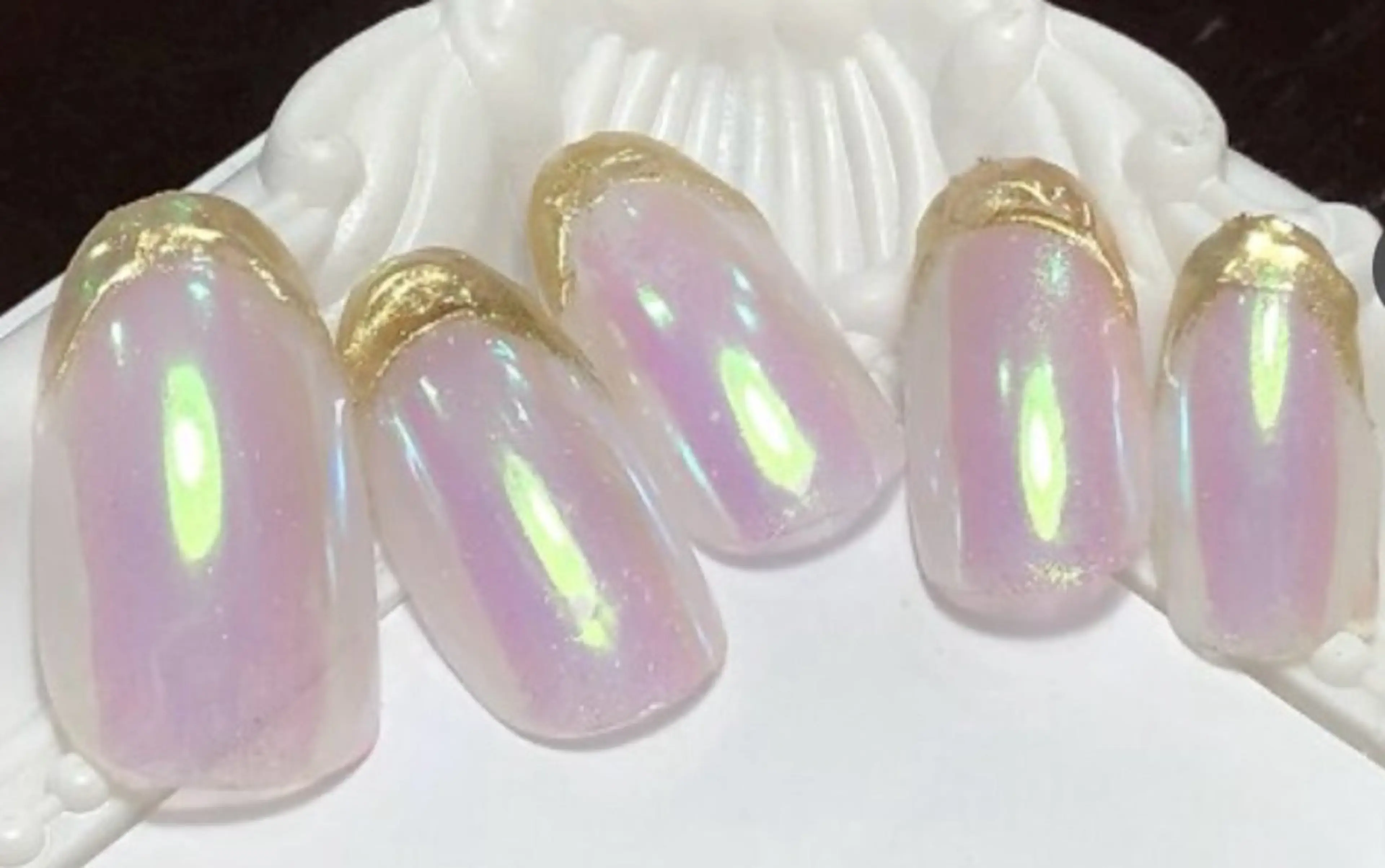 ネイル Nest 岩崎のネイルデザイン