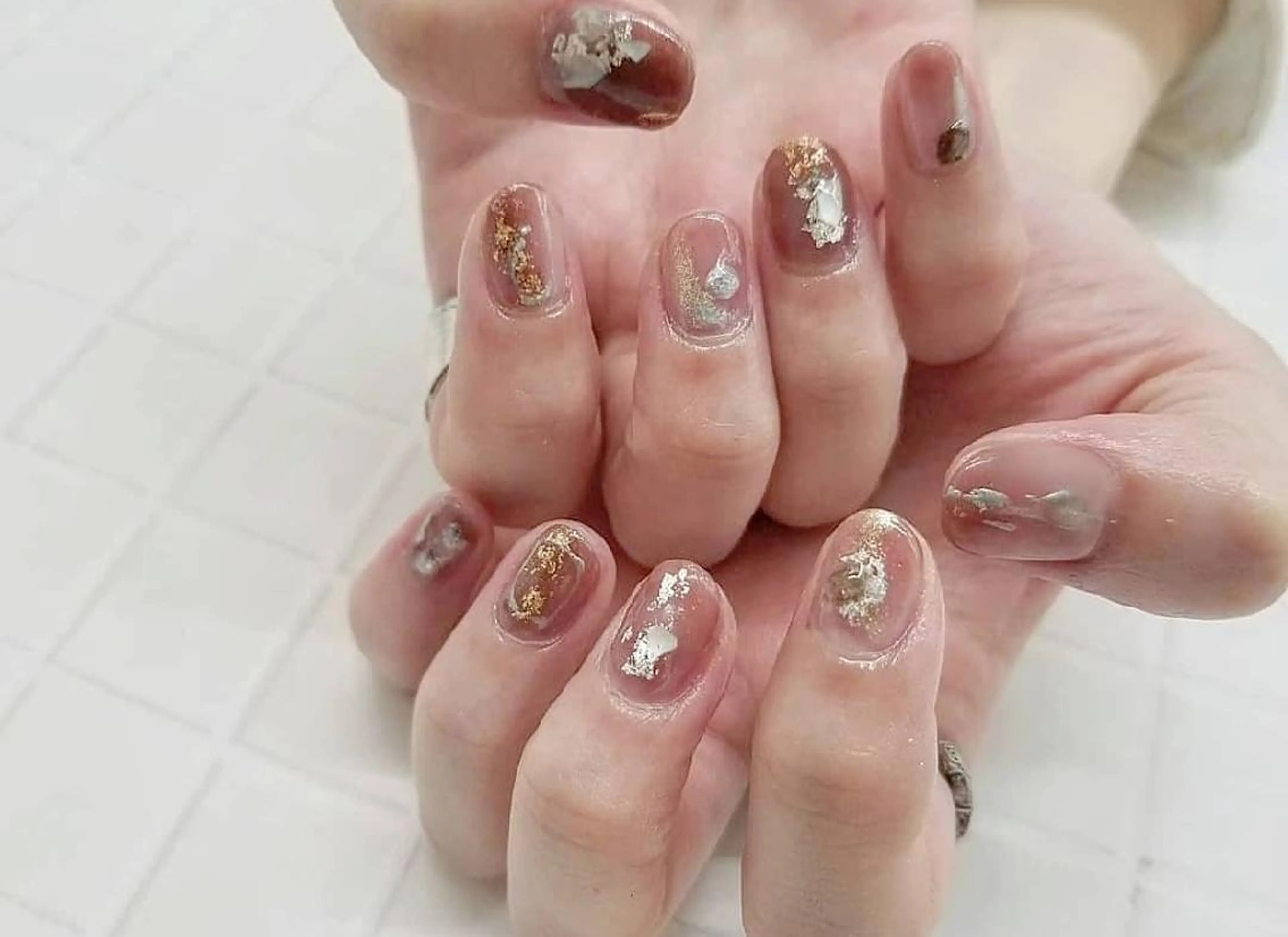 ネイル ブラウン ニュアンスネイル 関口 友菜のヘアスタイル