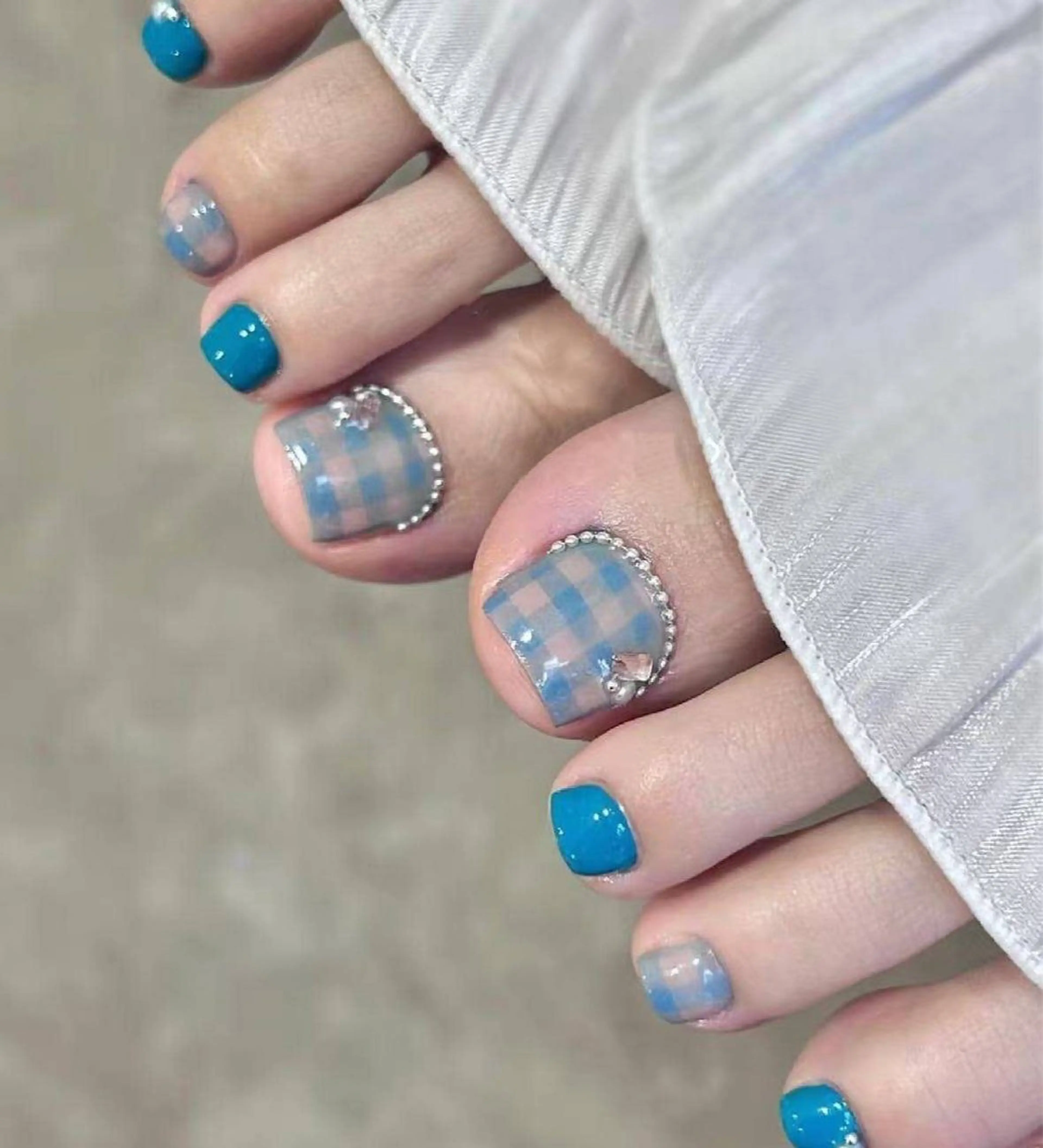 ネイル オーロラネイル フラワーネイル フットネイル フレンチネイル ジェルネイル フットネイル BabyYouMi nailのネイルデザイン