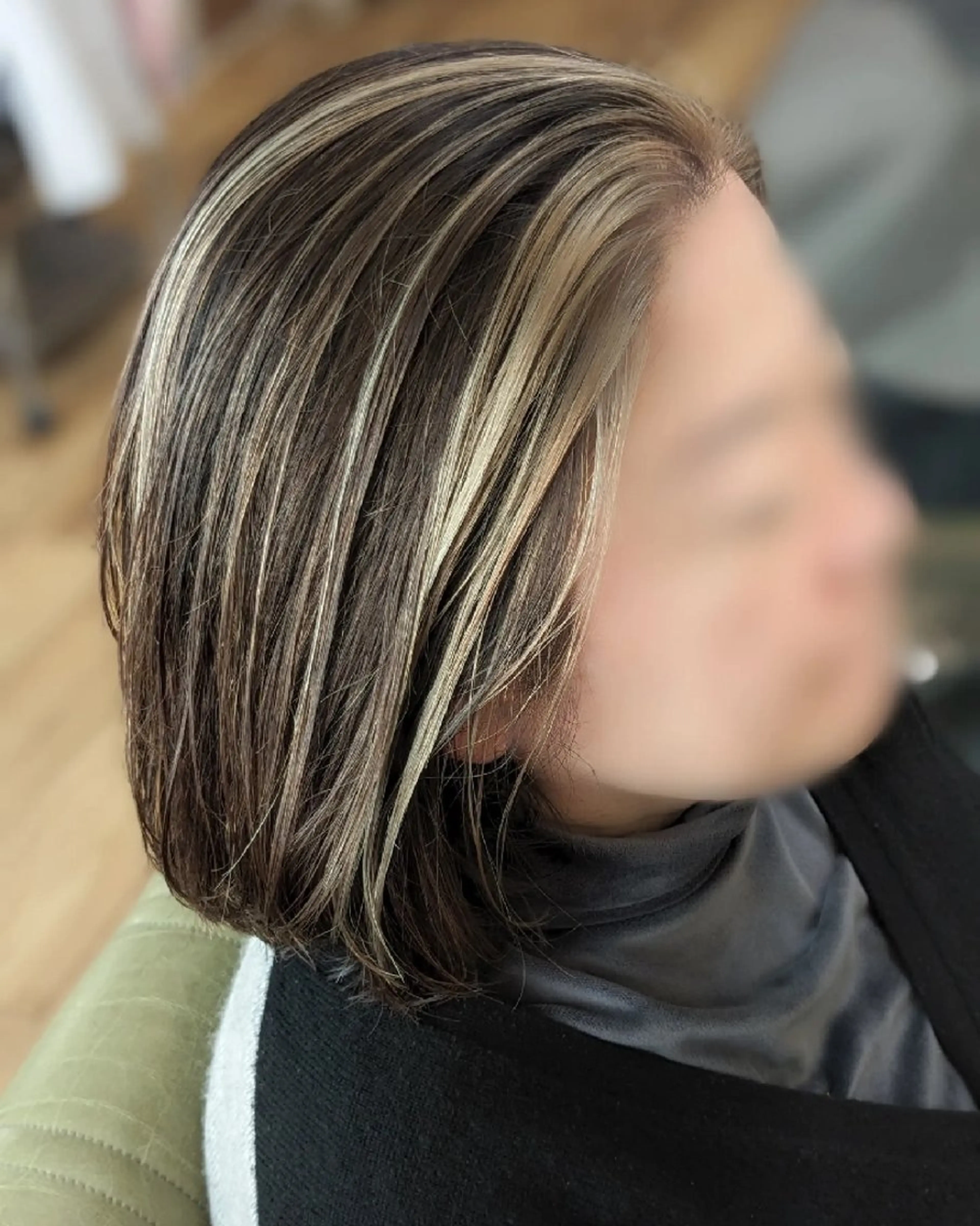 ショート カラー 加藤 彩のヘアスタイル