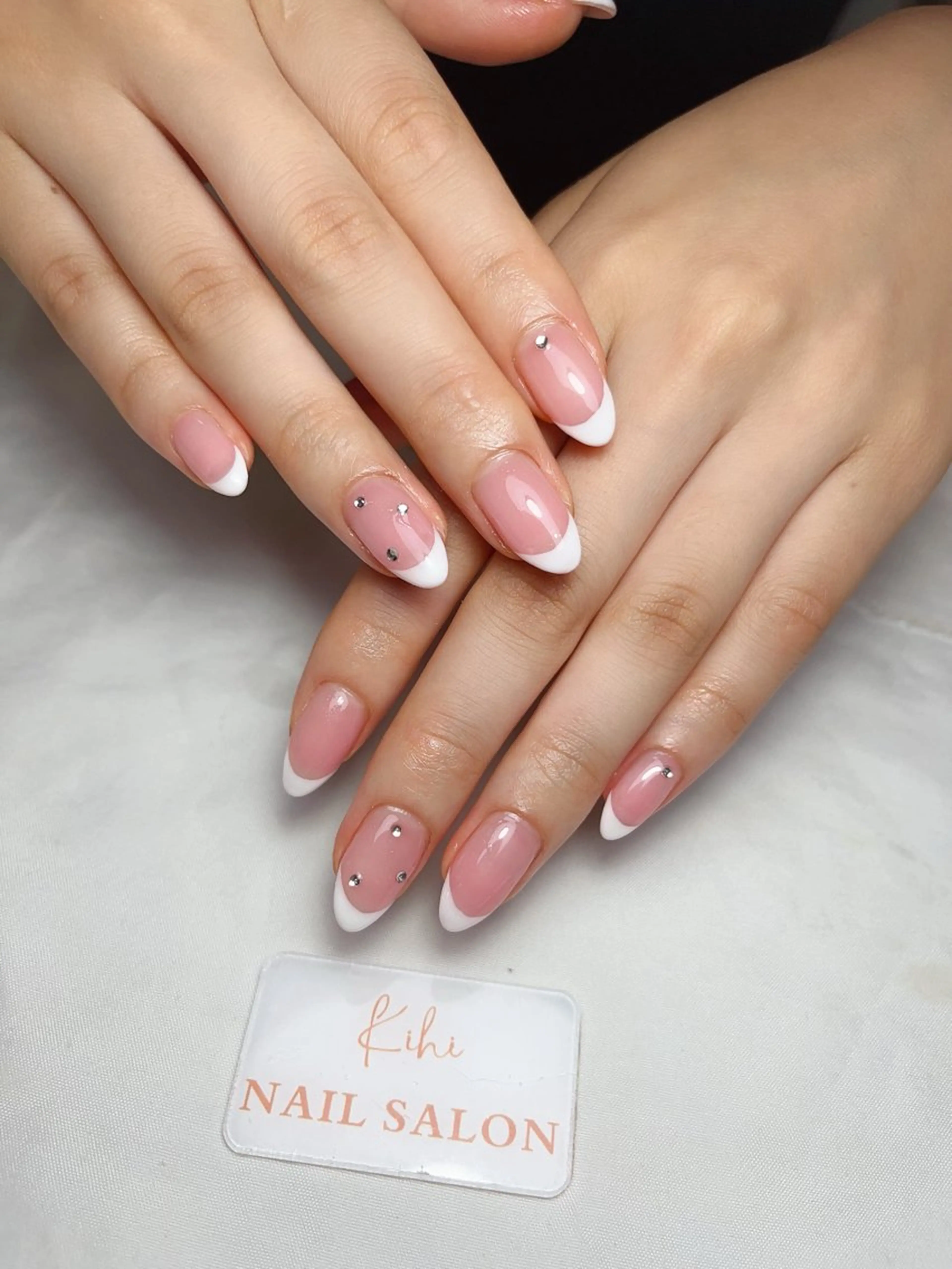 ネイル アートネイル フレンチネイル ジェルネイル グラデーション 韓国ネイル ハンドネイル 💕鈴木ユリ パラジェル/オフ無料のネイルデザイン