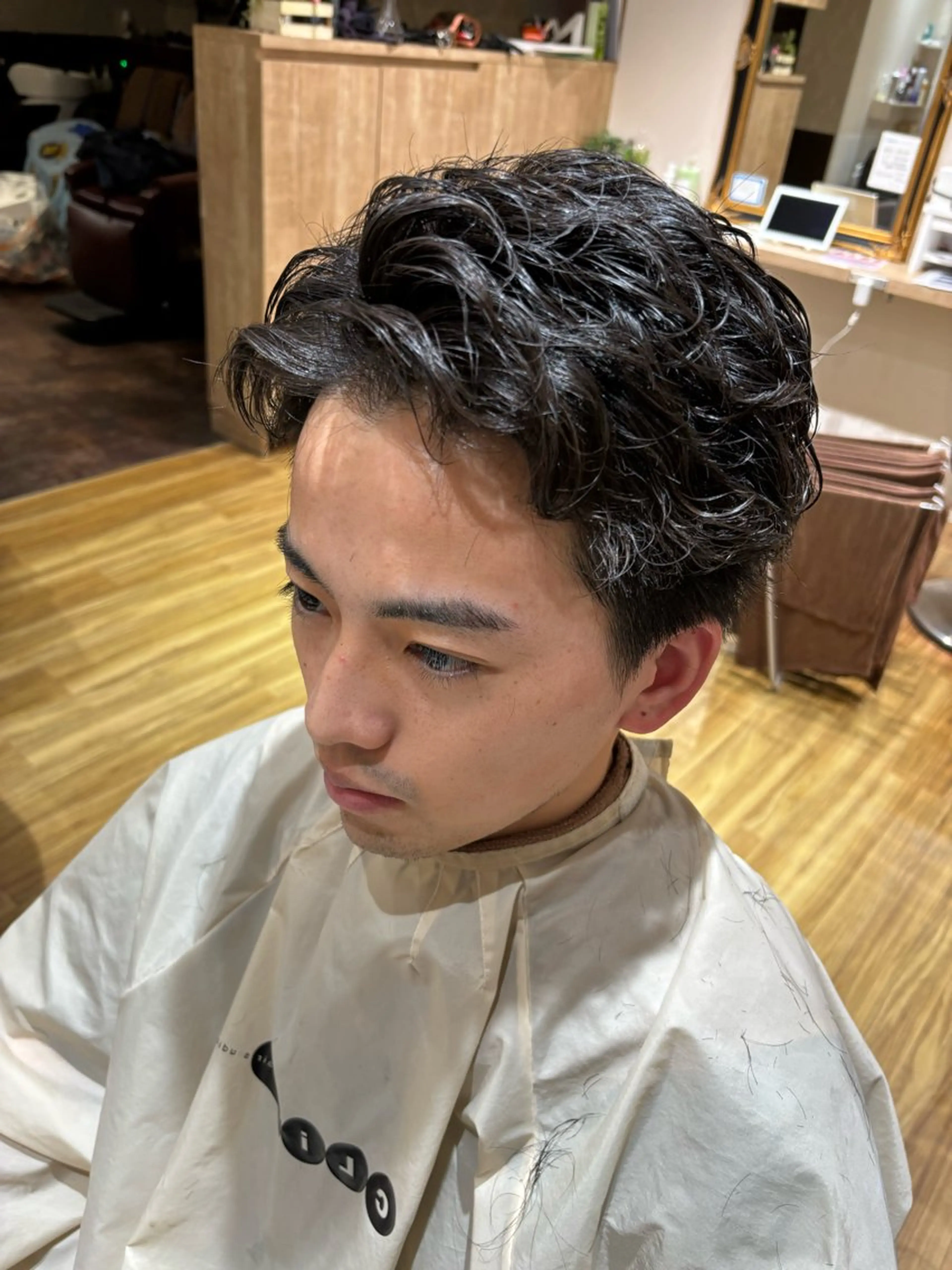 パーマ メンズ 渡辺 大雅のヘアスタイル