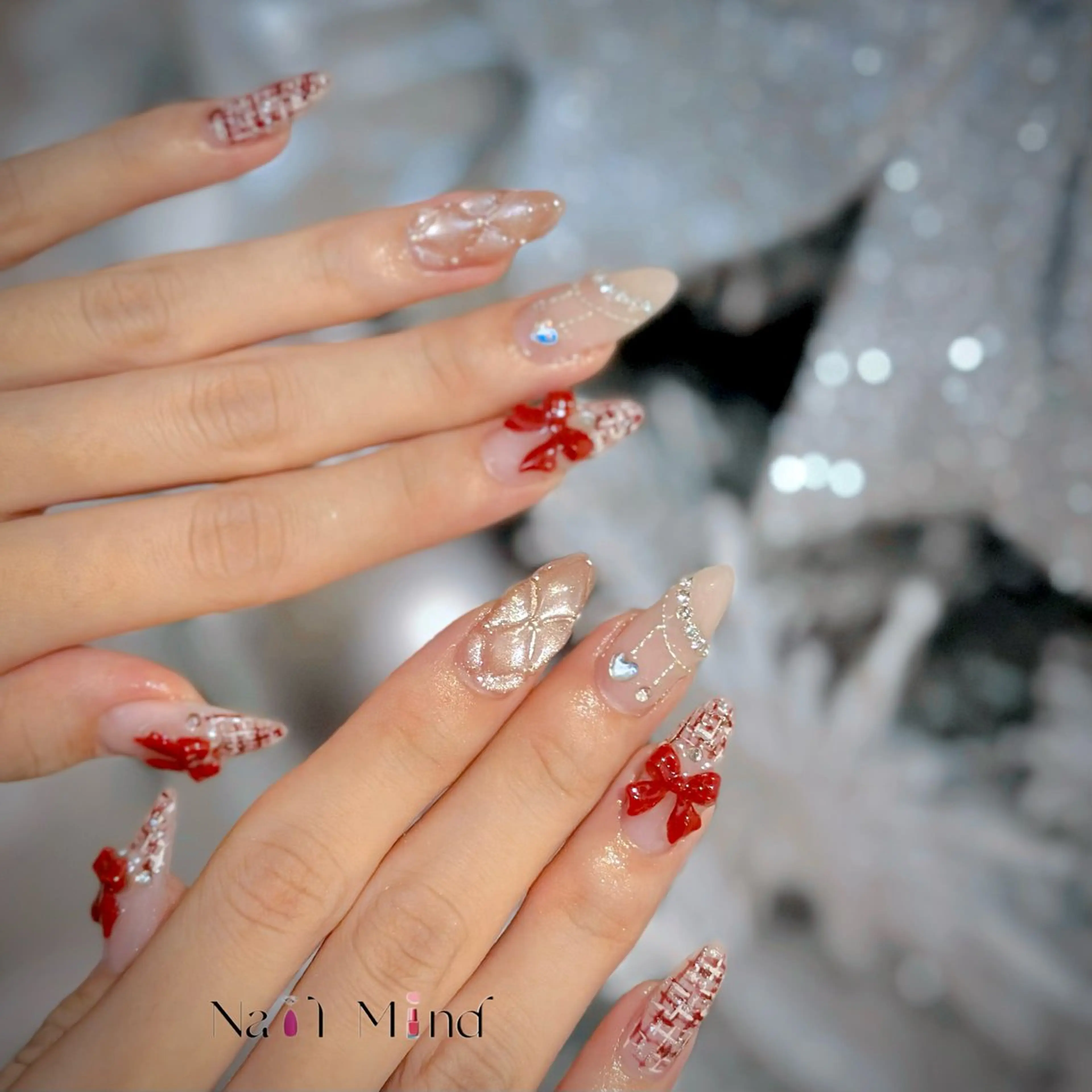 ネイル リボン 冬ネイル クリスマス ハンドネイル Nail Mind (NaONail）のネイルデザイン