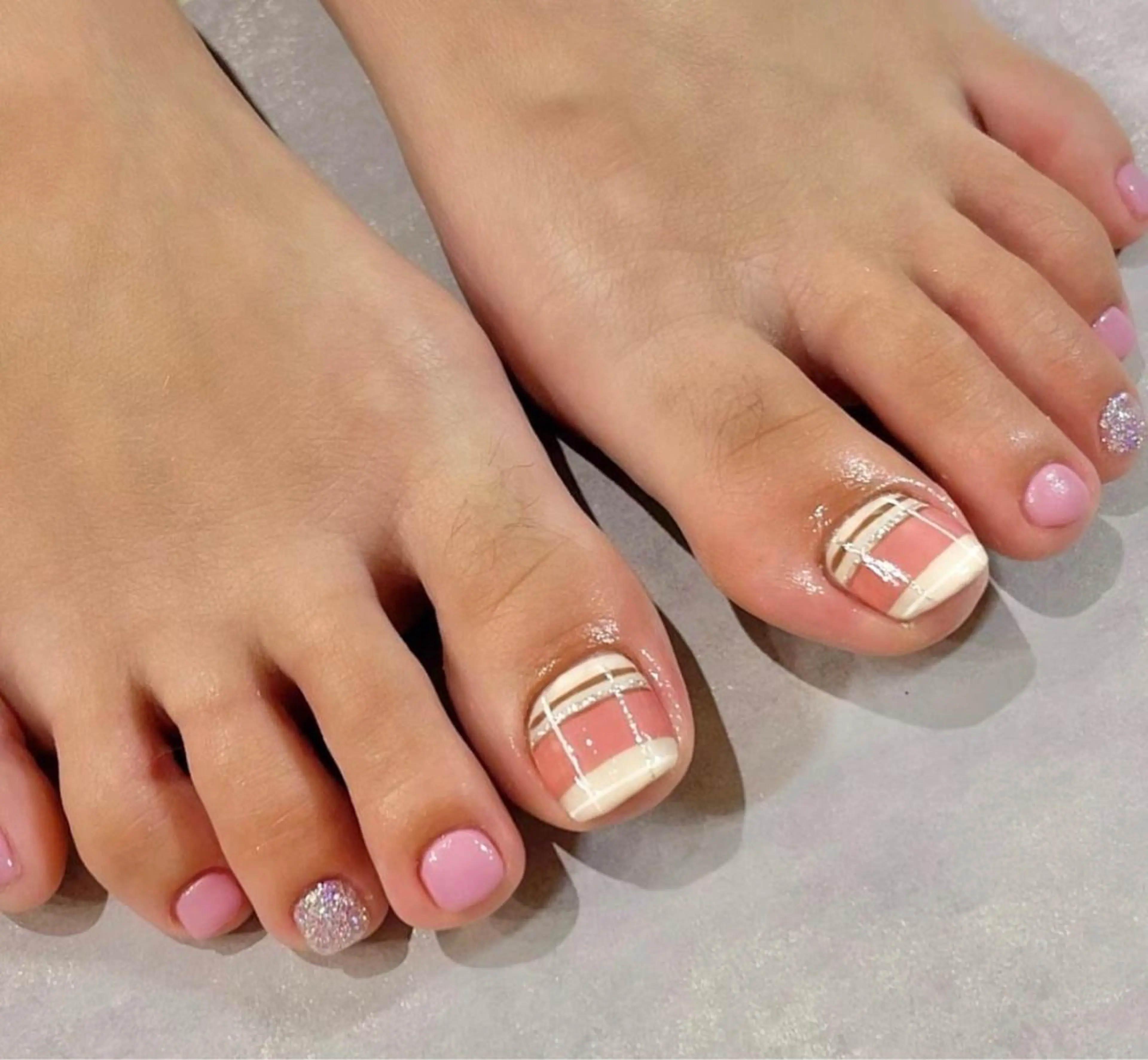 ネイル フットネイル キラキラネイル 韓国ネイル ミラーネイル ニュアンスネイル ハンドネイル Salon Ｋのネイルデザイン