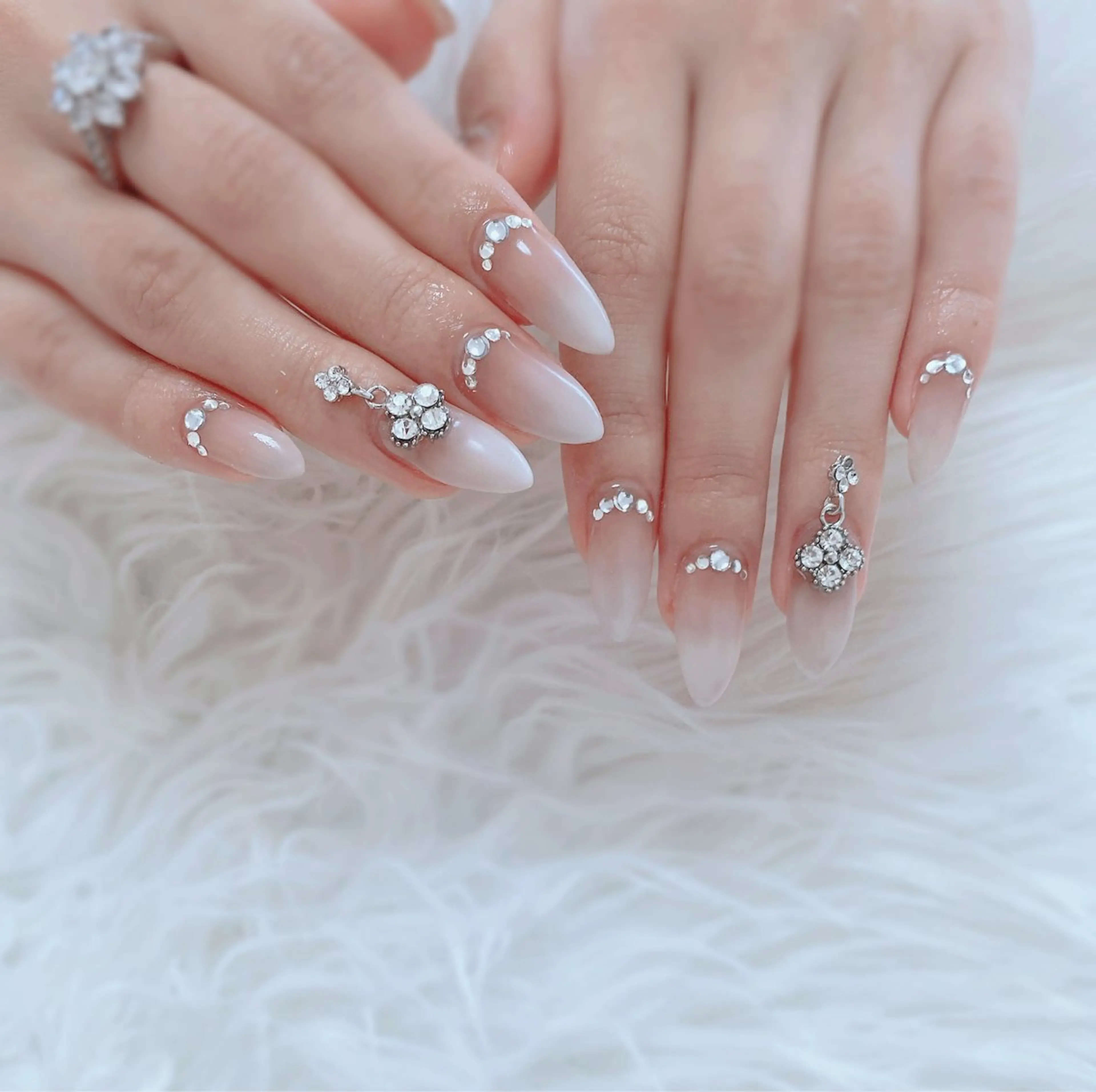 ネイル ハンドネイル フットネイル ESPOIR Ｎのネイルデザイン