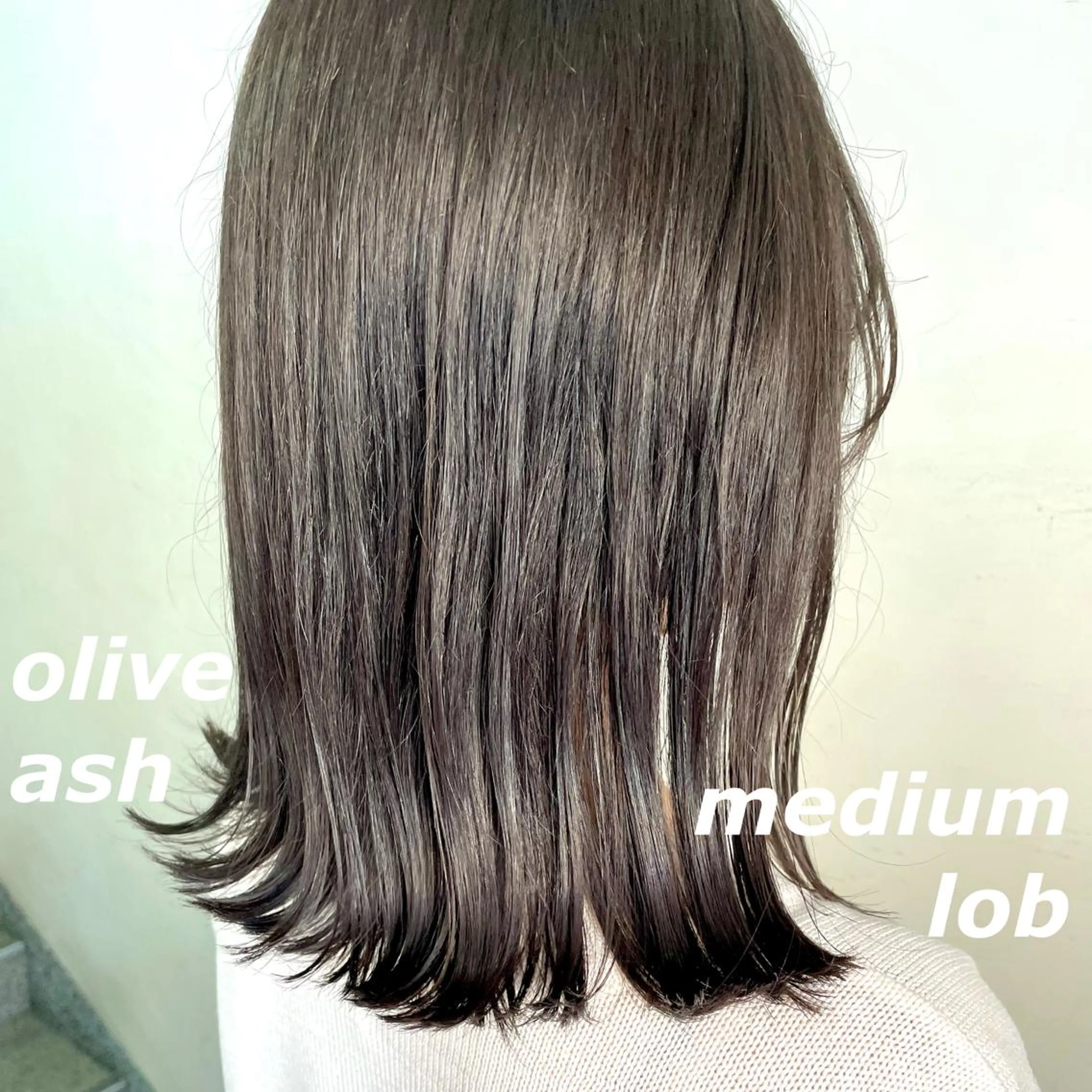 ミディアム アッシュ カット ヘアカラー トリートメント 切りっぱなしボブ ソノキユウカのヘアスタイル