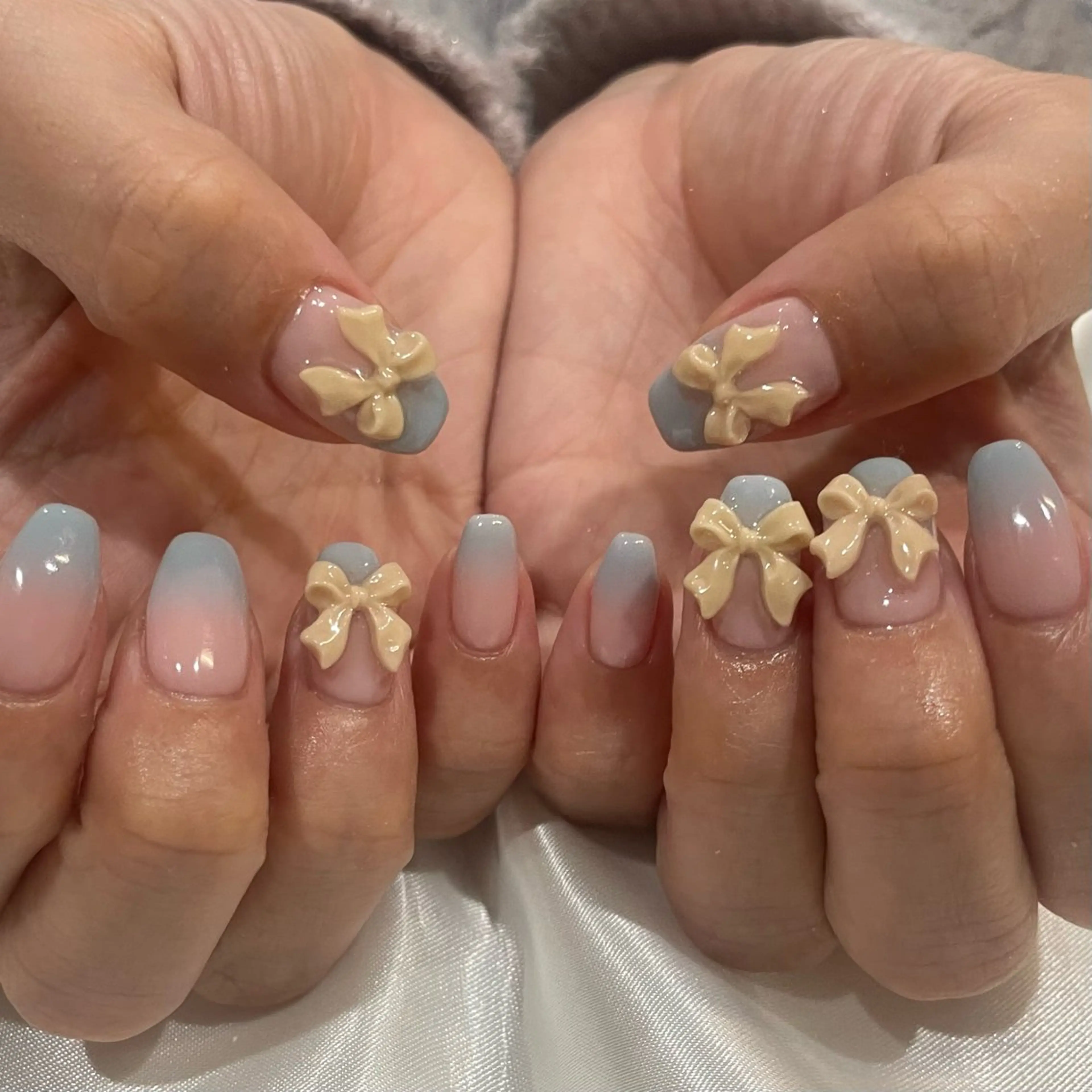 ネイル グラデーション 持ち込み リボン ハンドネイル nozomi 🌙のネイルデザイン