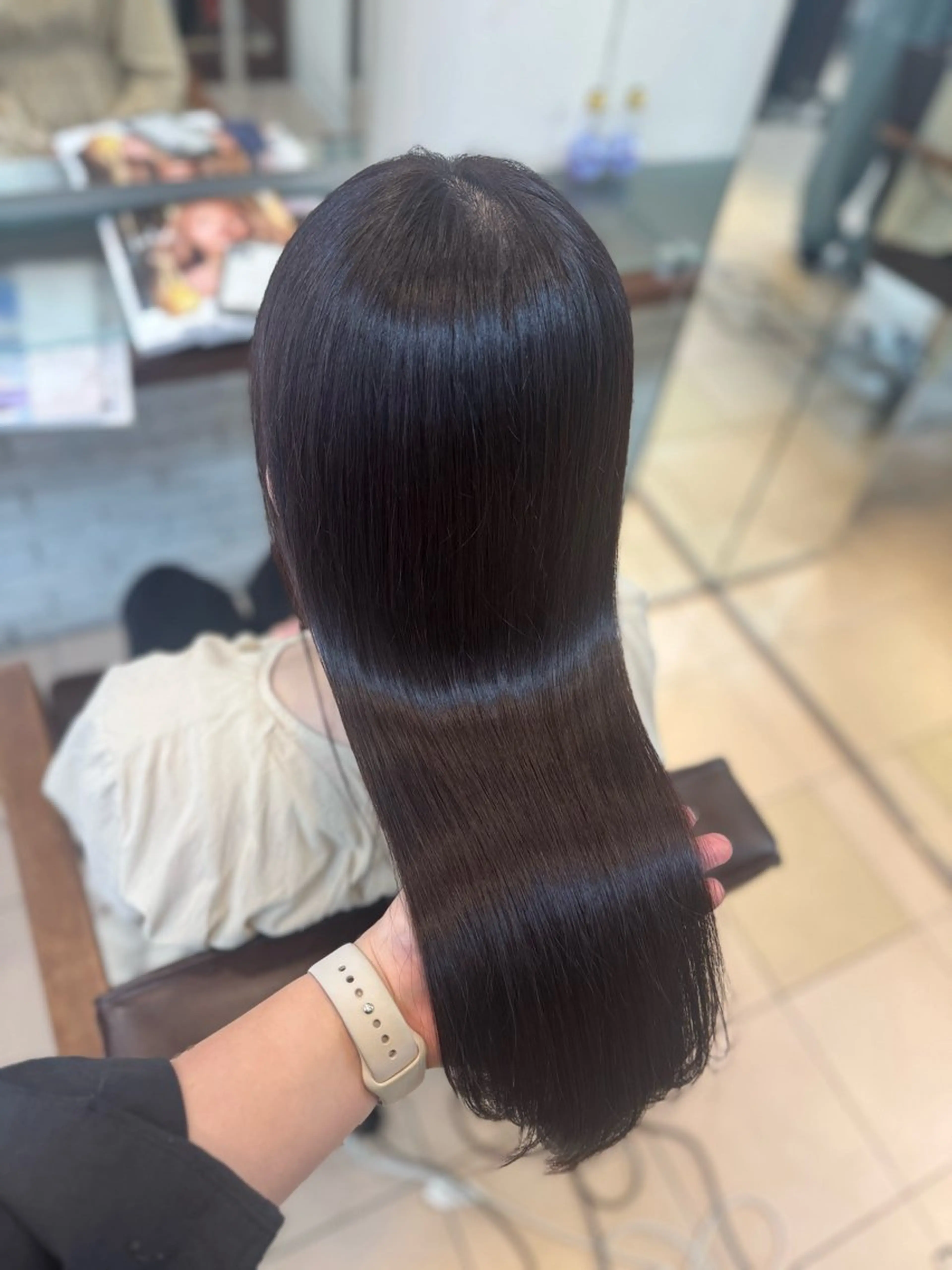 セミロング 縮毛矯正 富澤あゆみ/髪質改善 /レイヤーカットのヘアスタイル