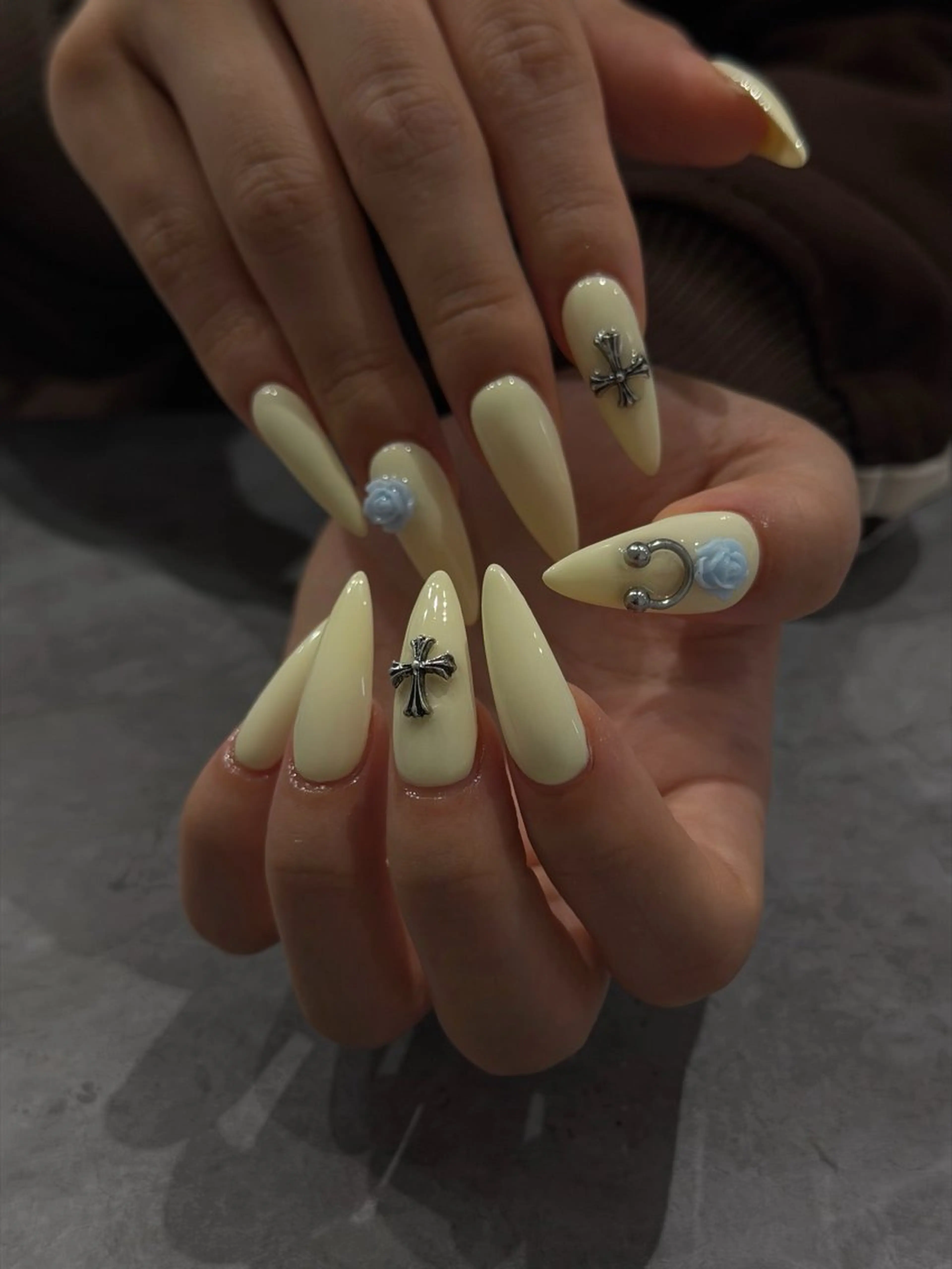 ネイル ハンドネイル IROHA NAIL Kurumi🪽🫧のネイルデザイン