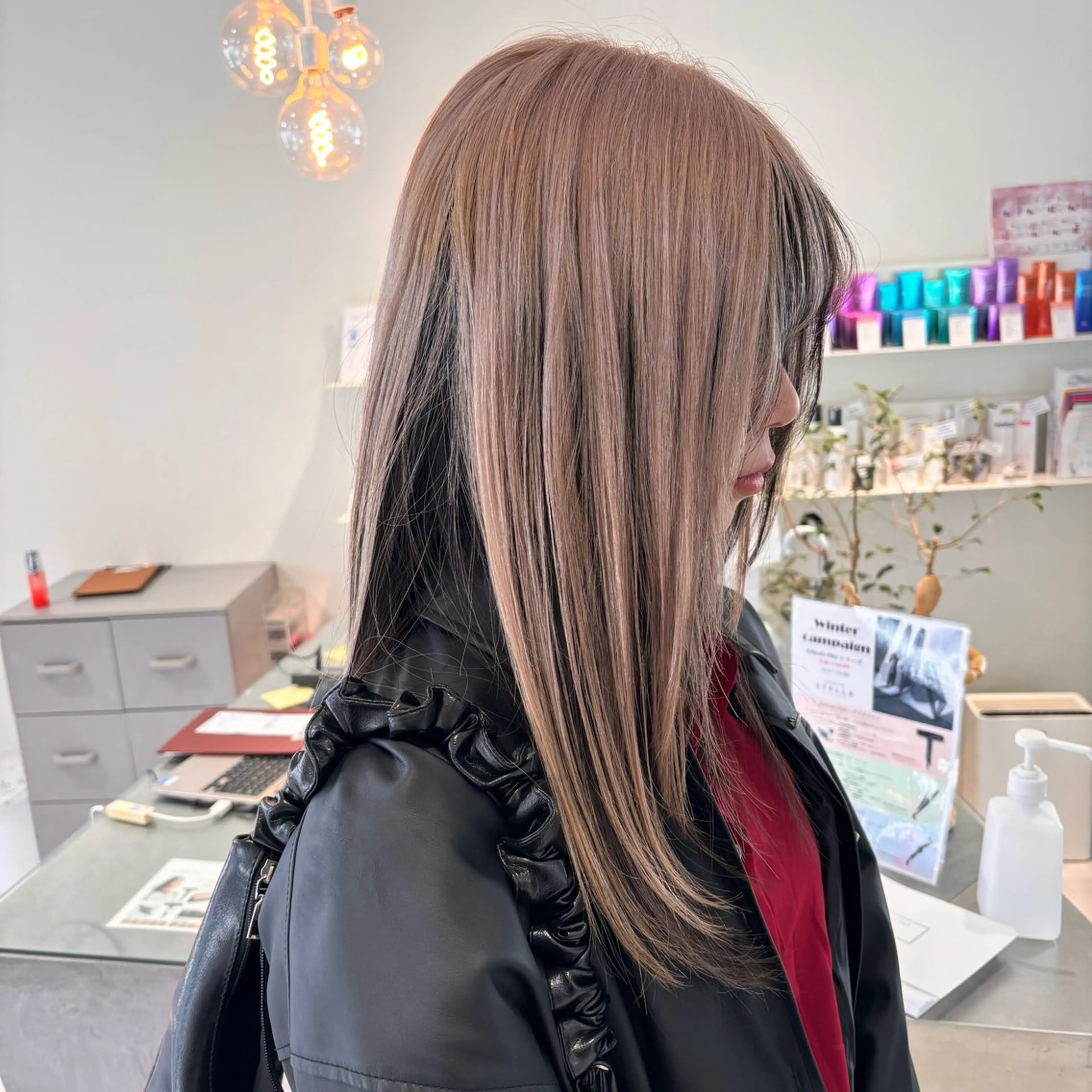 ミディアム カラー ベージュカラー ハイトーンカラー ハイトーンベージュ 由比藤理子 ブリーチカラー🌈のヘアスタイル