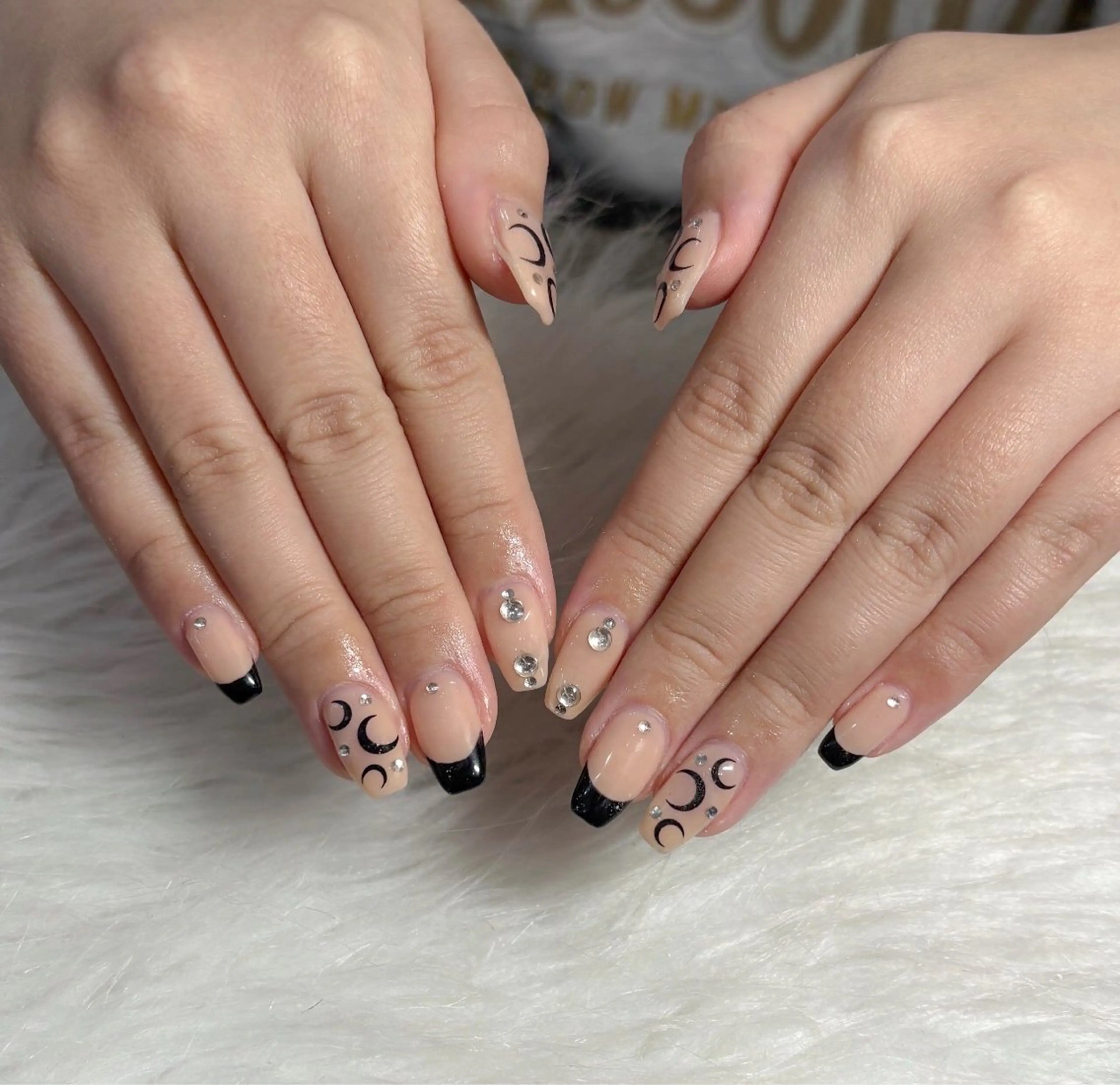 ネイル ハンドネイル LAVISH manaのネイルデザイン