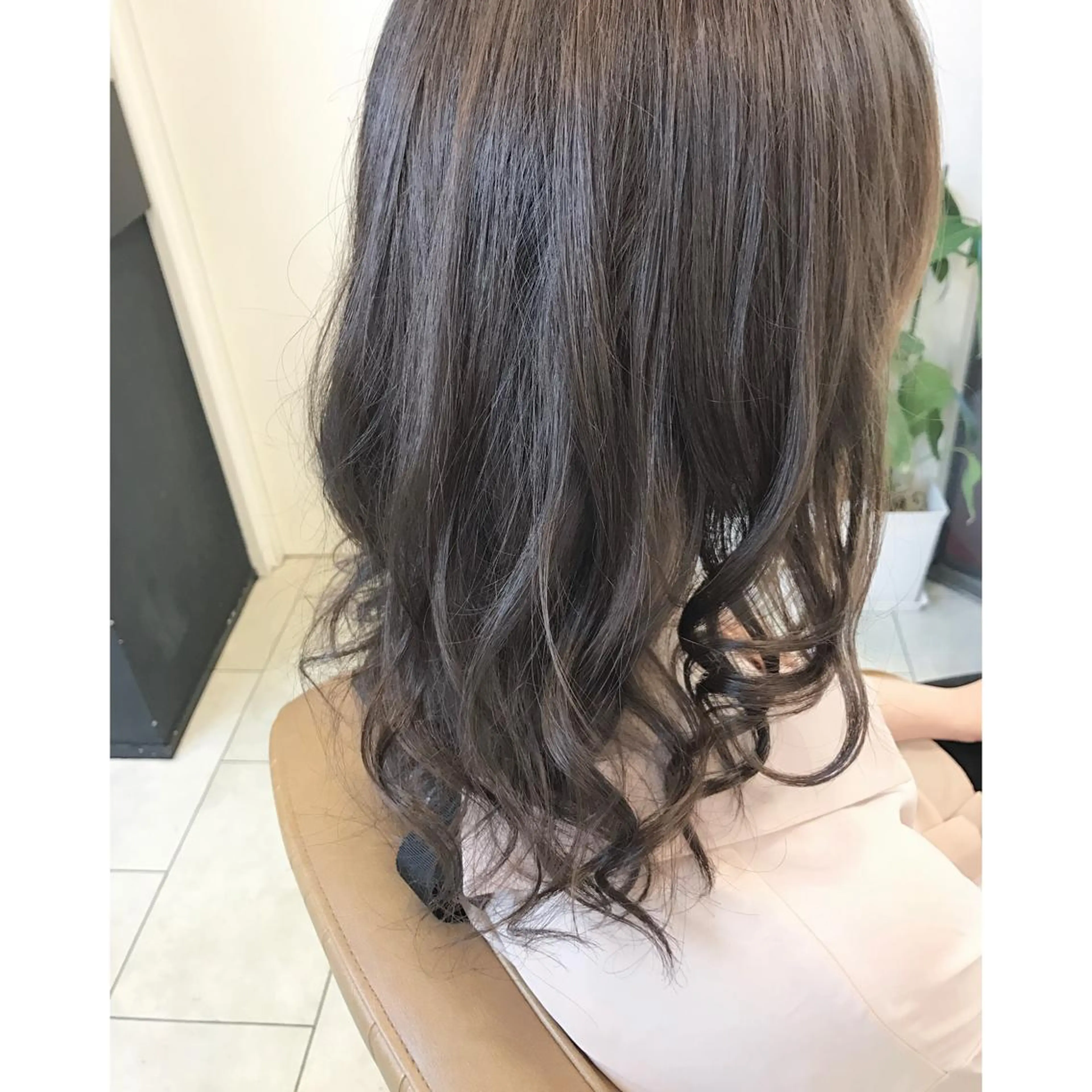 セミロング カラー イルミナカラー 坂西 春果のマツエク・マツパデザイン