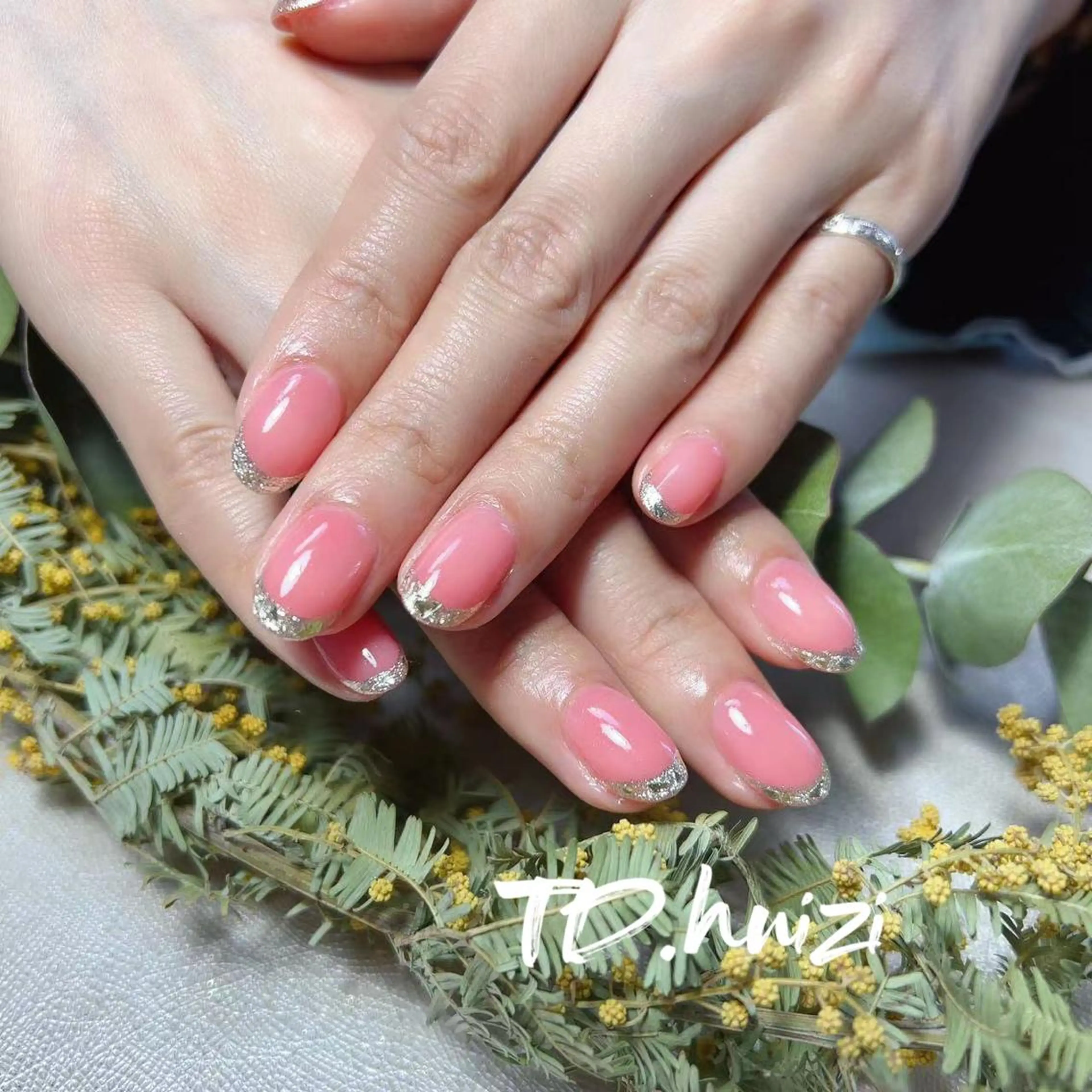 ミディアム イエローカラー めぐみのネイルサロン スタッフ練習のネイルデザイン