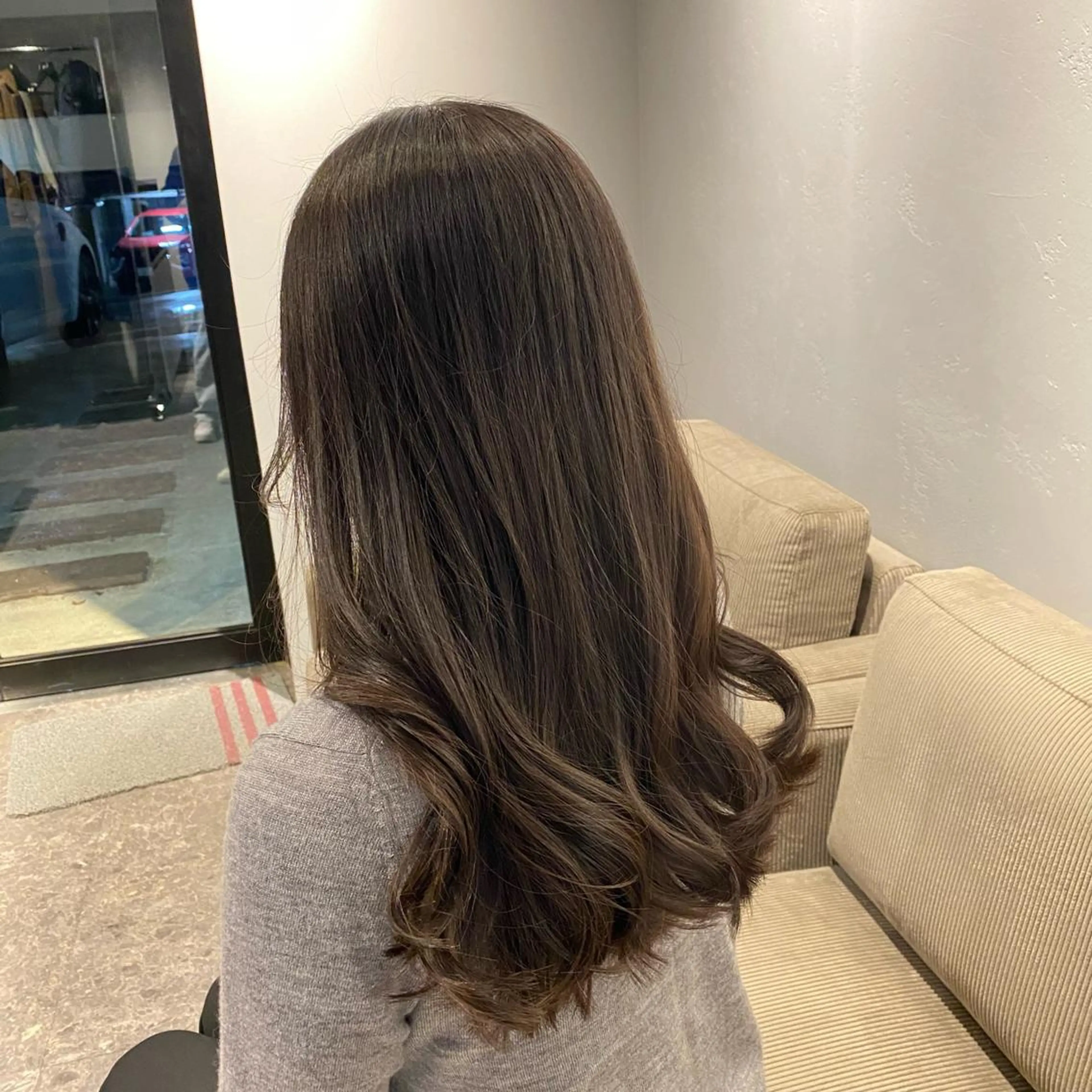 セミロング カラー OAK 中目黒のヘアスタイル