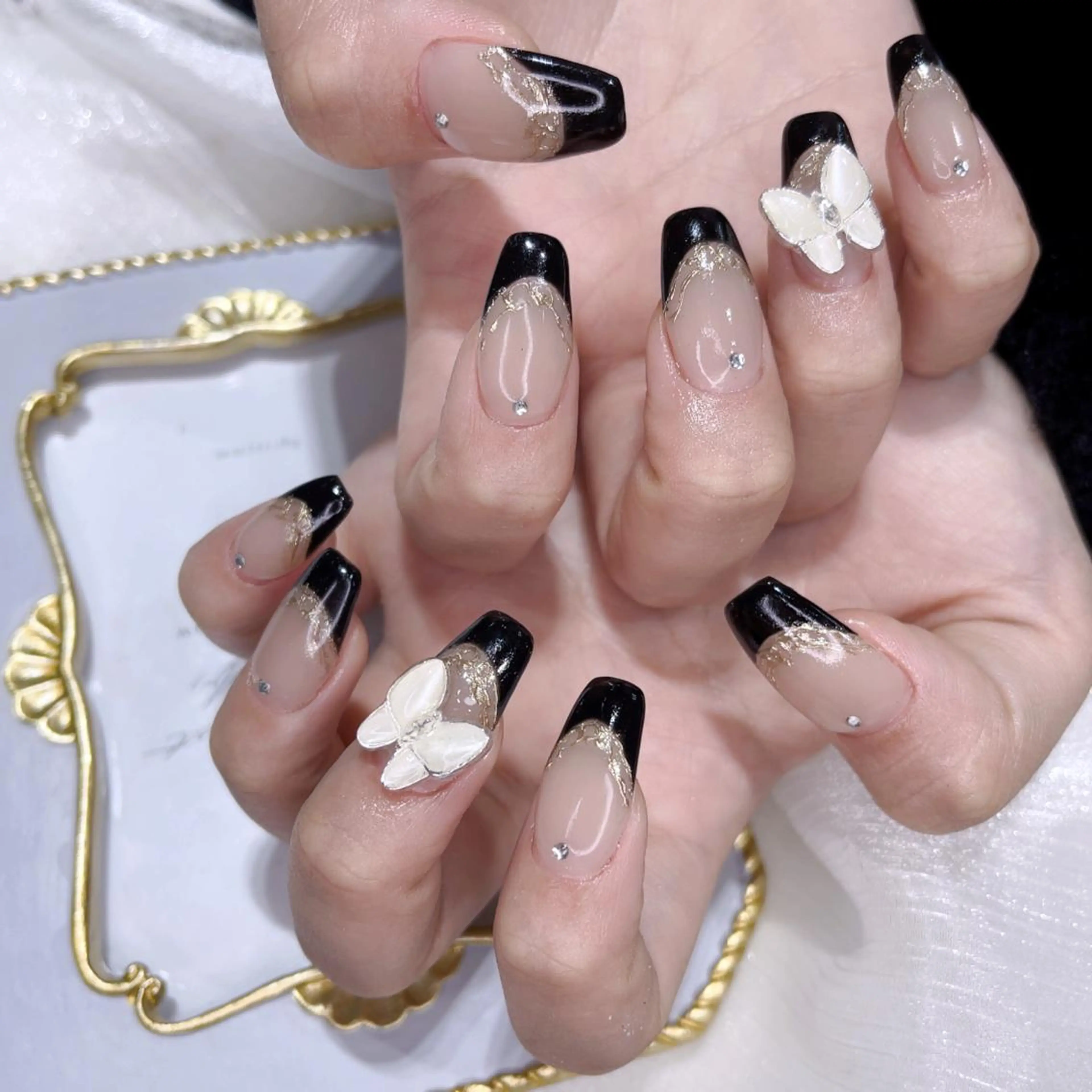 ネイル ハンドネイル Queens ciciのネイルデザイン