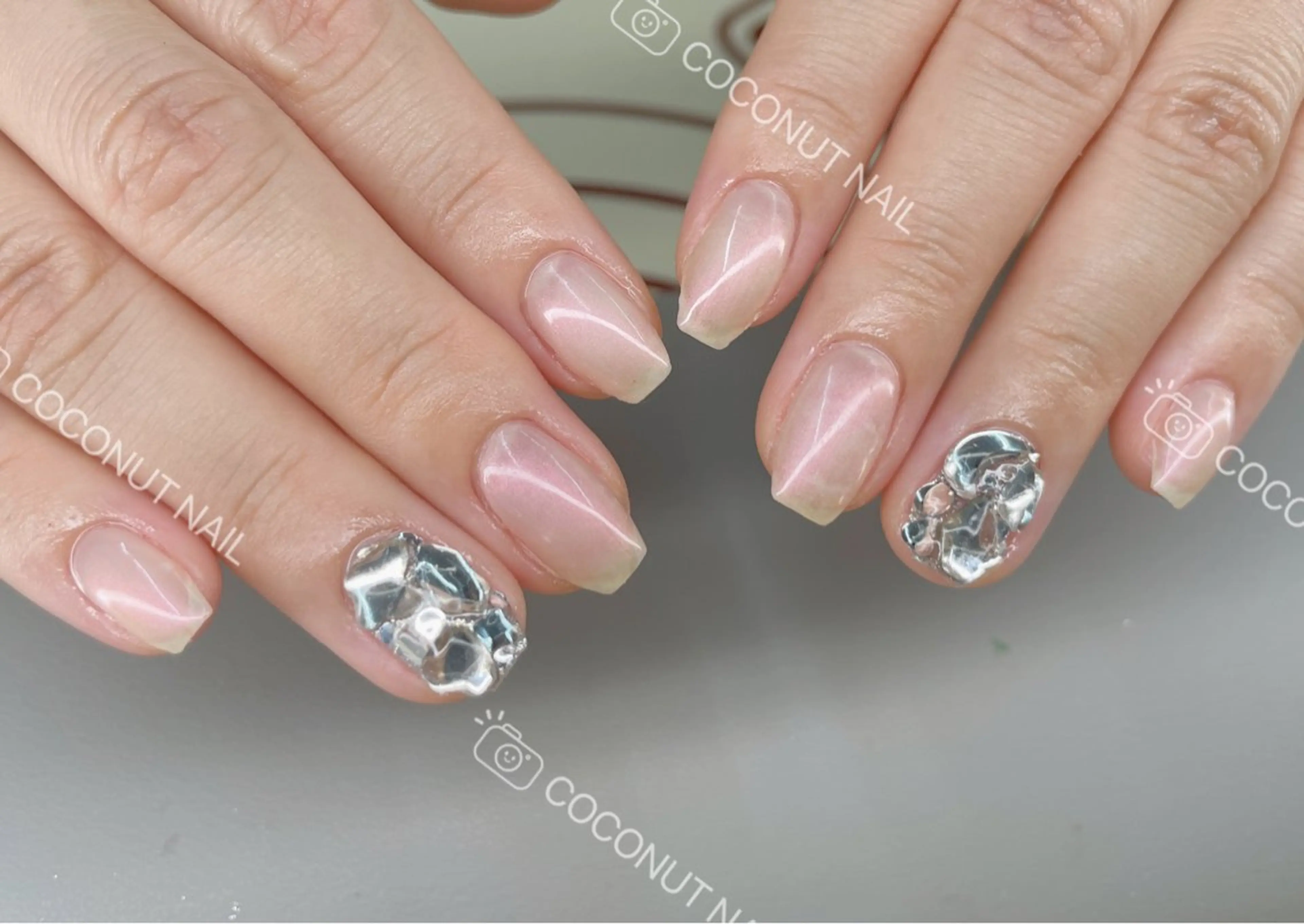 ネイル ハンドネイル 神田 ココナッツのネイルデザイン