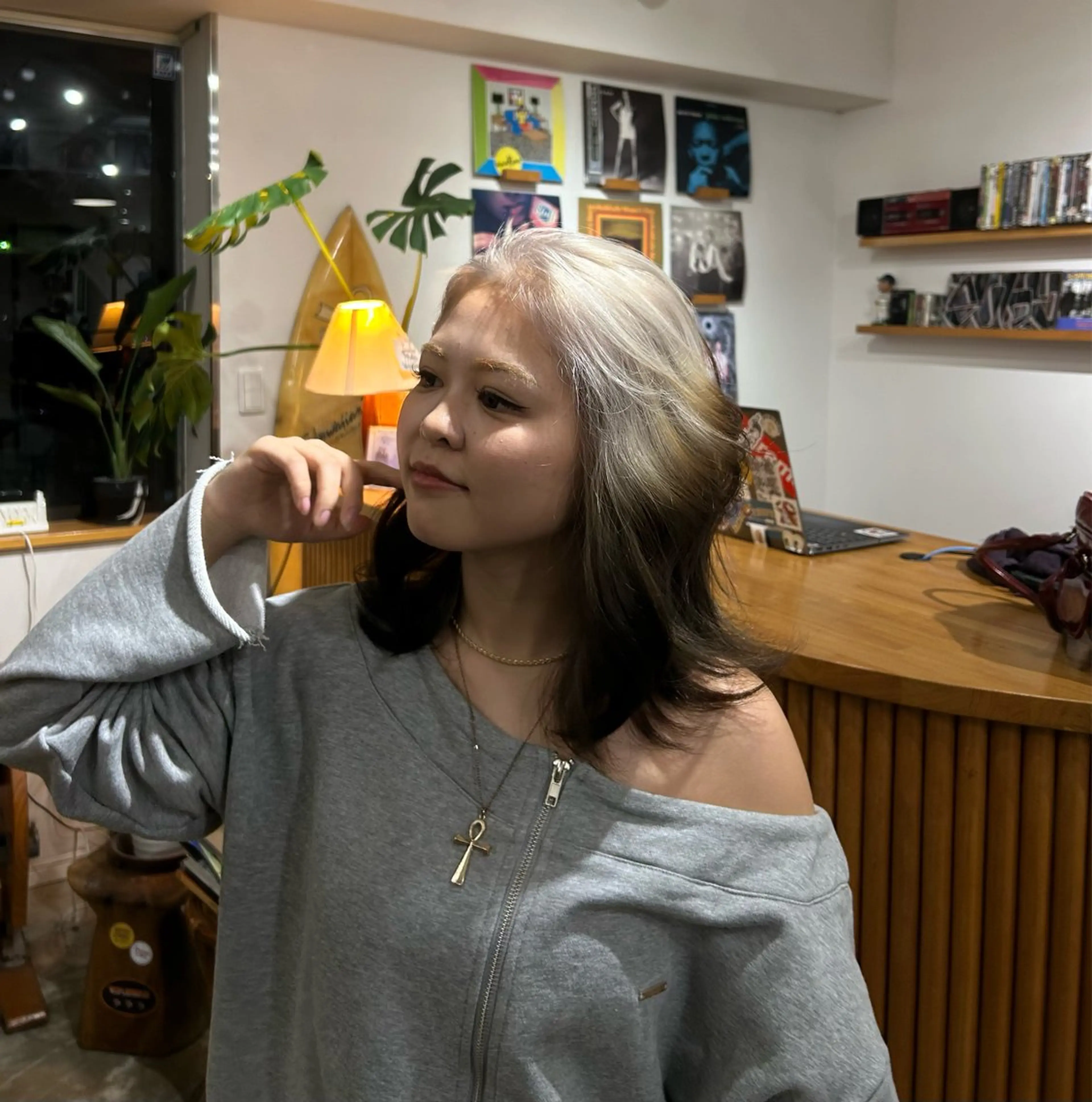 カラー AOI✖️ BY MY SIDEのヘアスタイル