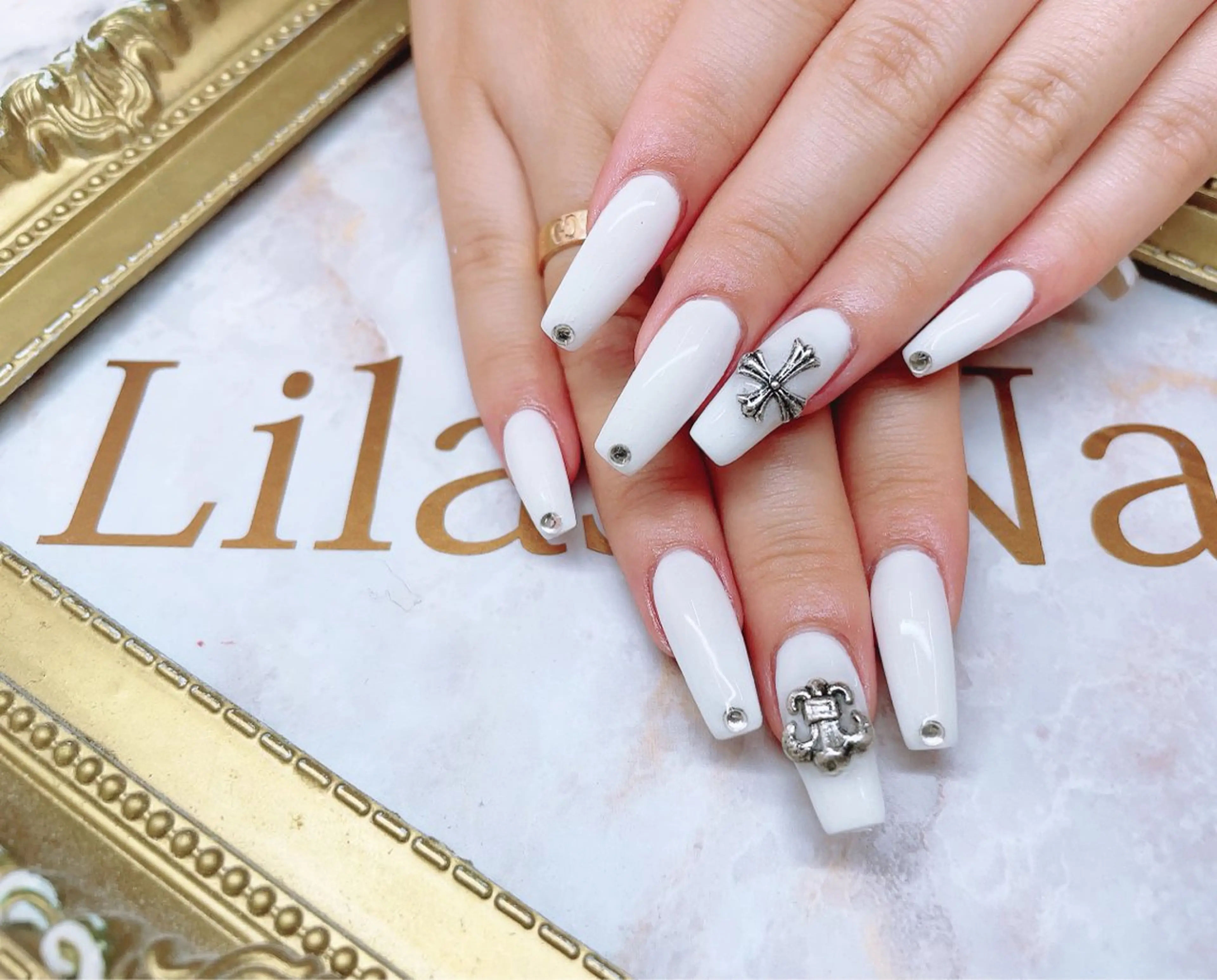 ネイル ジェルネイル ハードジェル ロングネイル ワンカラーネイル スクエアネイル Lilas Nailのネイルデザイン