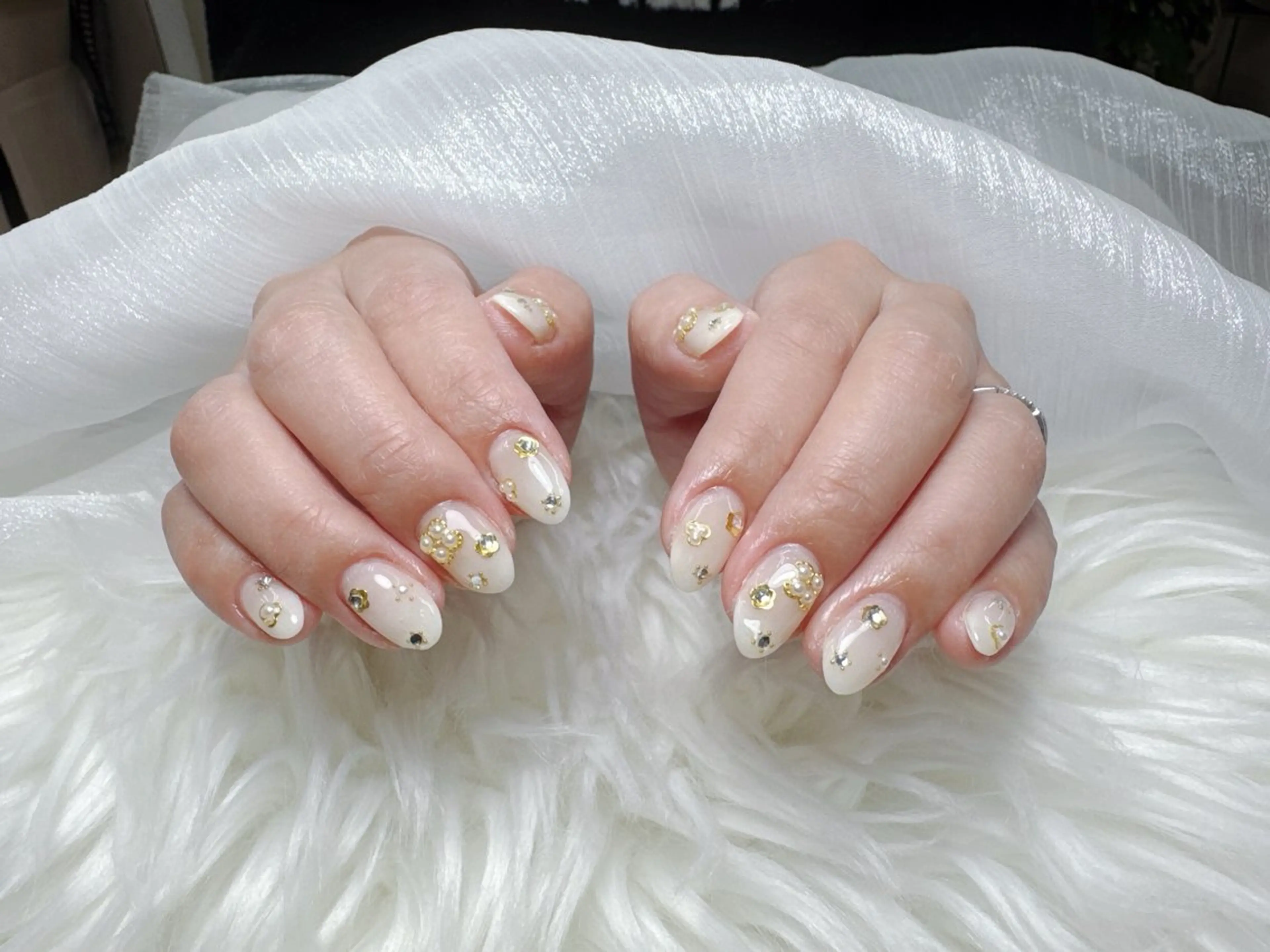ネイル フレンチネイル グラデーション 韓国ネイル マグネットネイル ミラーネイル ハンドネイル ハンドケア Hara Nail 【持ち込みOK】のネイルデザイン