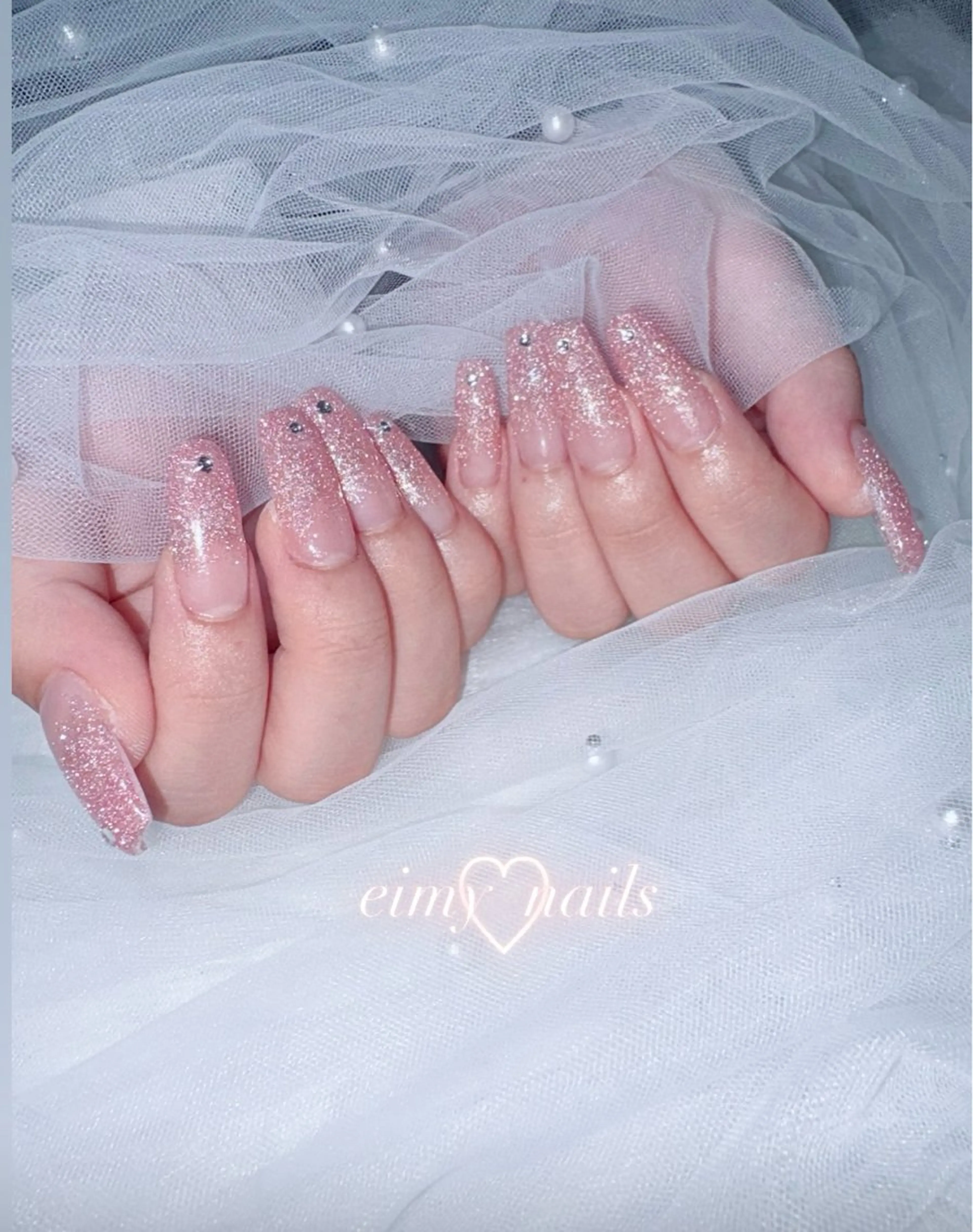 ネイル フラッシュネイル グラデーション ラメ(グリッター) ラメグラデーション ピンク ハンドネイル 🤍eimy nails🤍所属・eimy nails♡のネイルデザイン